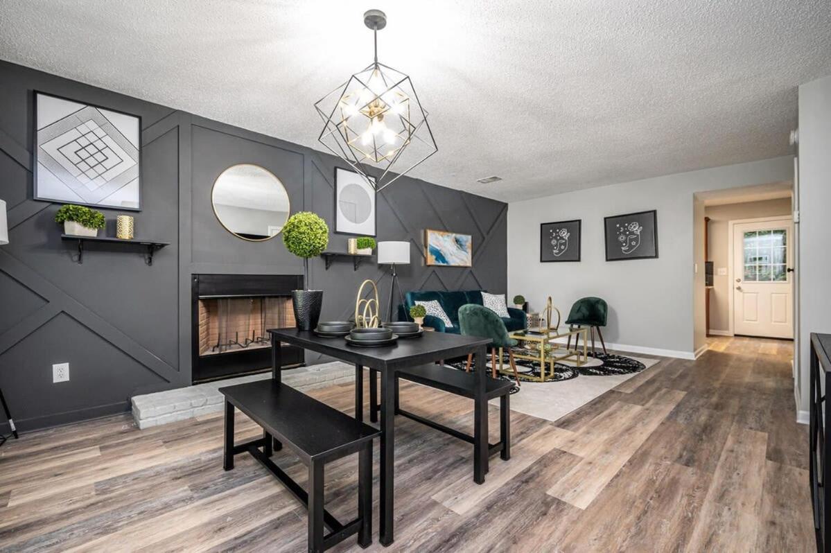 Family Room - Photo 13