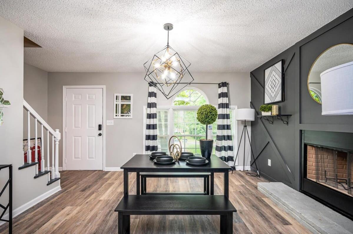 Family Room - Photo 33