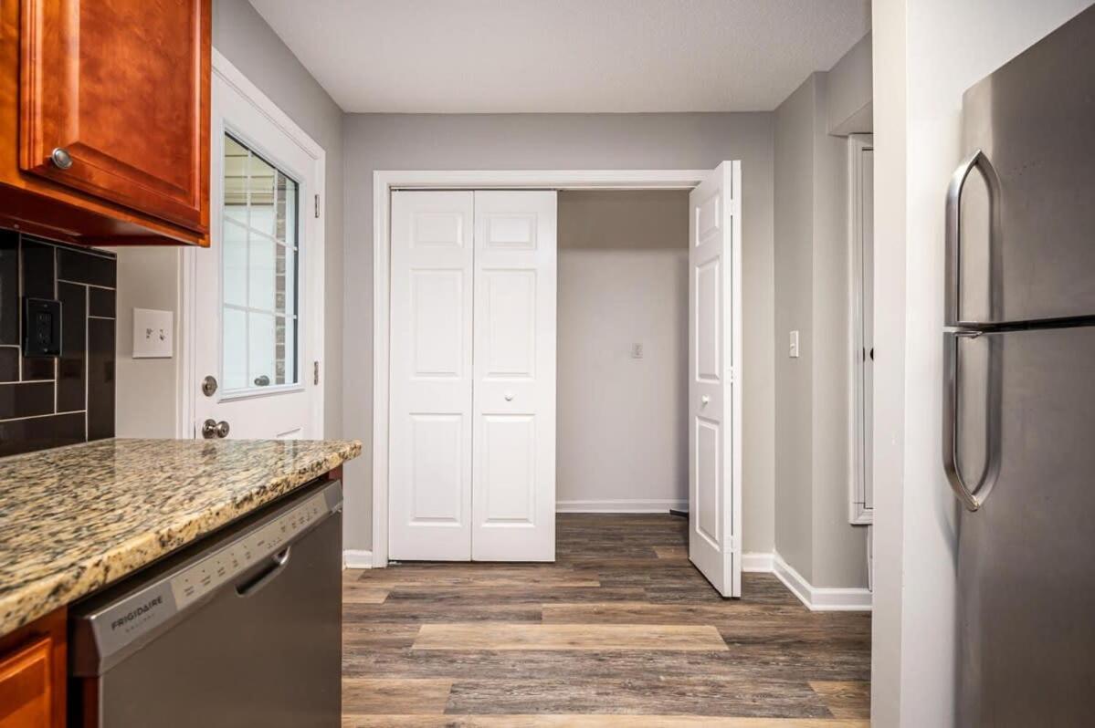 Family Room - Photo 23