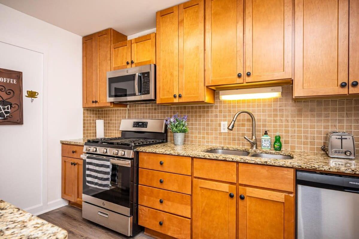 Three-Bedroom Apartment - Photo 3