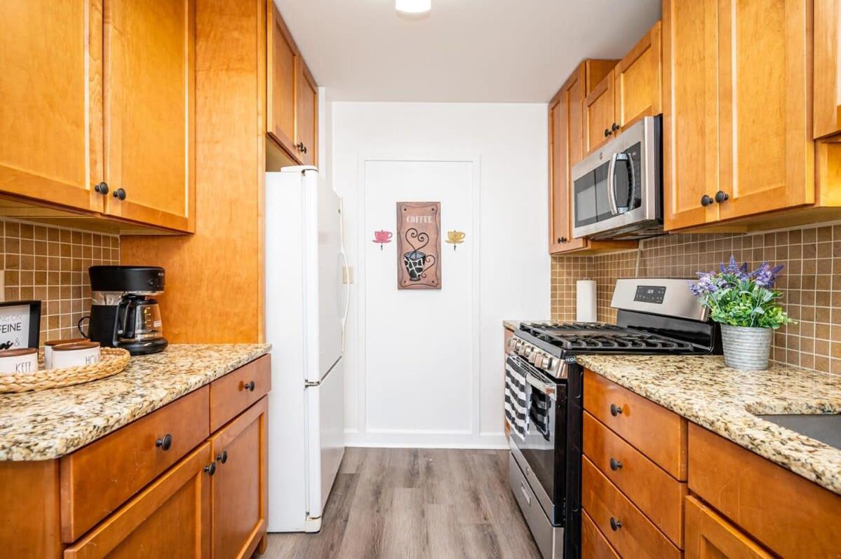 Three-Bedroom Apartment - Photo 4