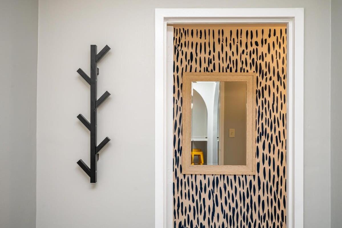 Three-Bedroom Apartment - Photo 7