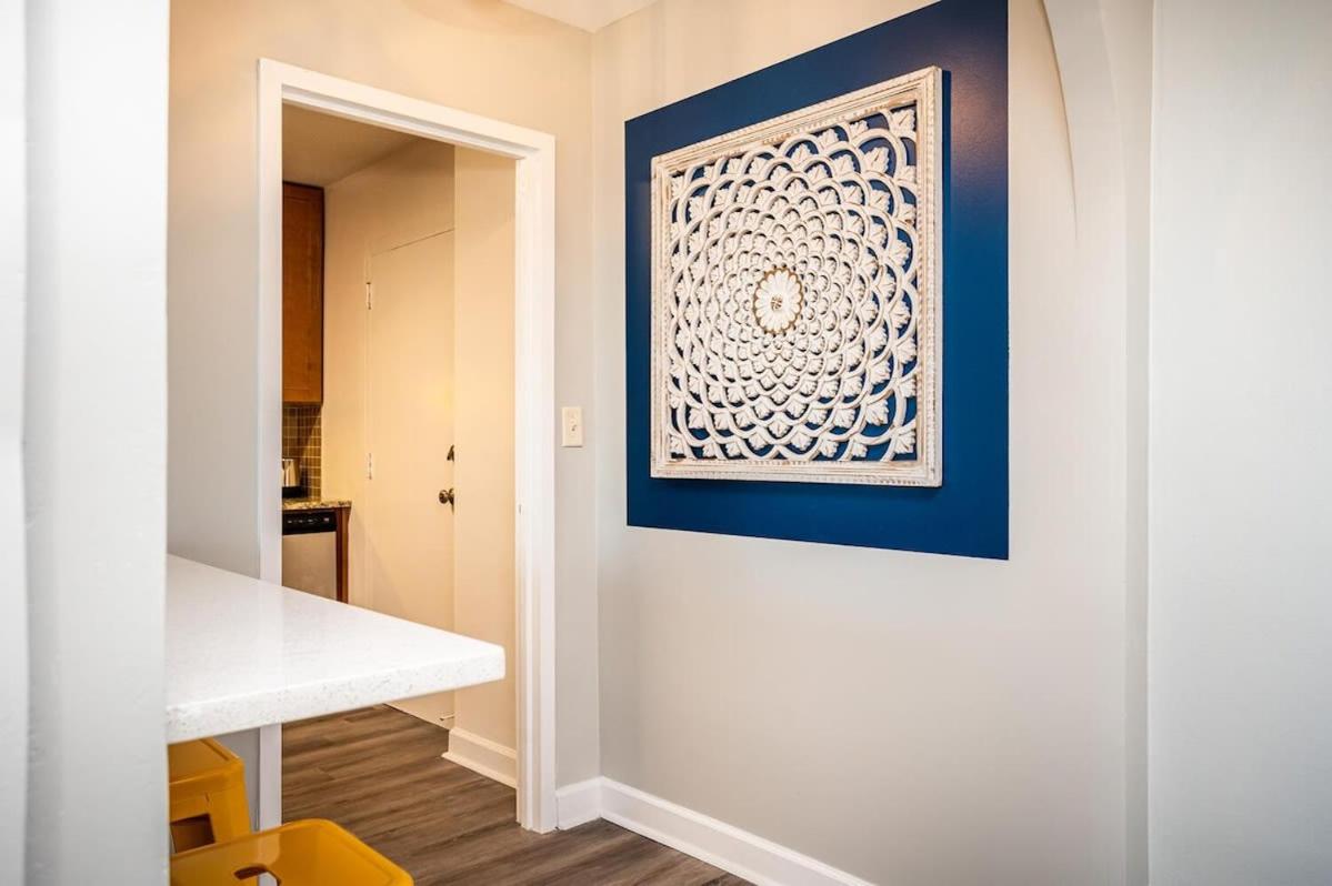 Three-Bedroom Apartment - Photo 9
