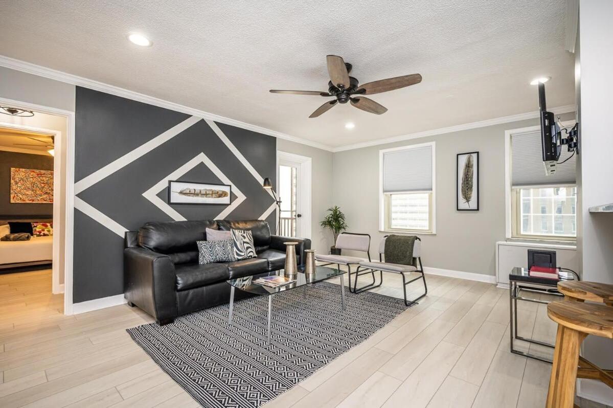 One-Bedroom Apartment - Photo 10