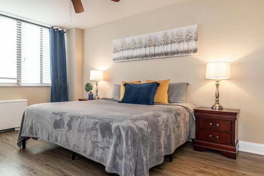Two-Bedroom Apartment - Photo 17