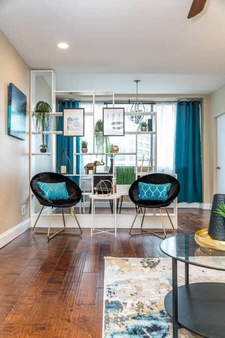 Two-Bedroom Apartment - Photo 18