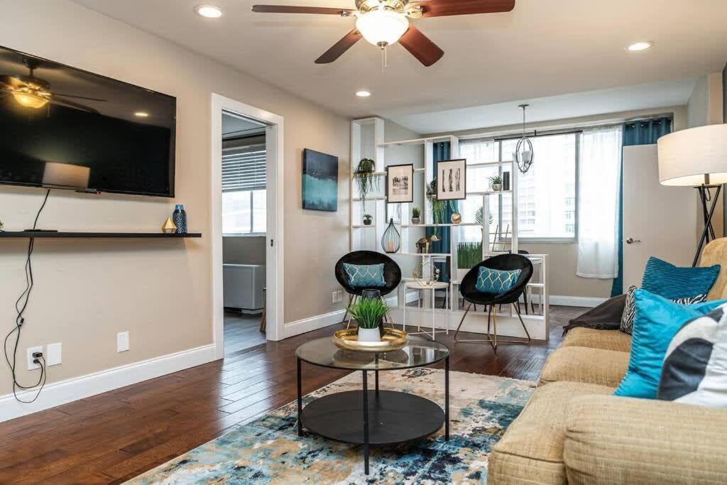 Two-Bedroom Apartment - Photo 10