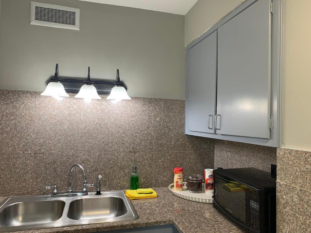 One-Bedroom Apartment - Photo 3