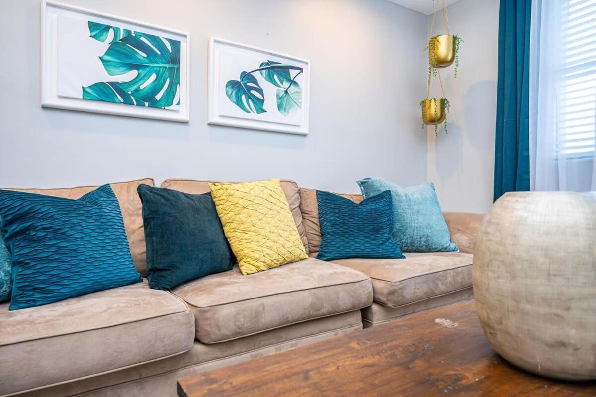 Two-Bedroom Apartment - Photo 10