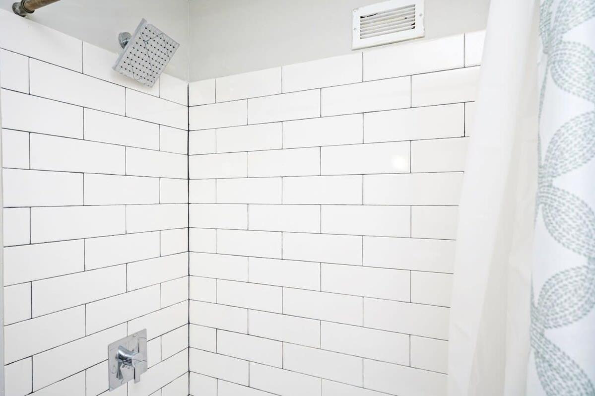 One-Bedroom Apartment - Photo 21