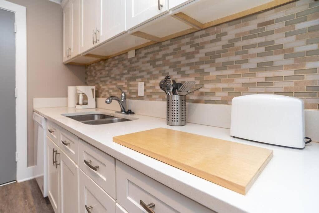 Two-Bedroom Apartment - Photo 18