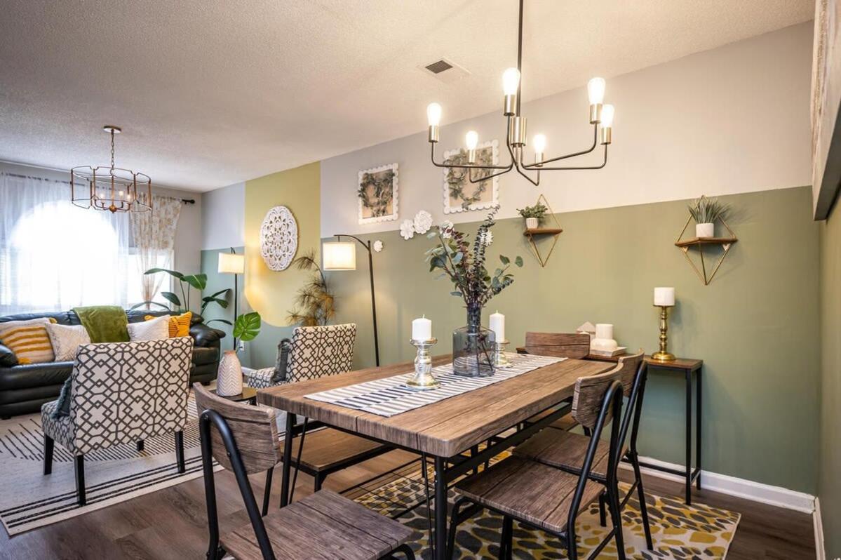 Family Room - Photo 24