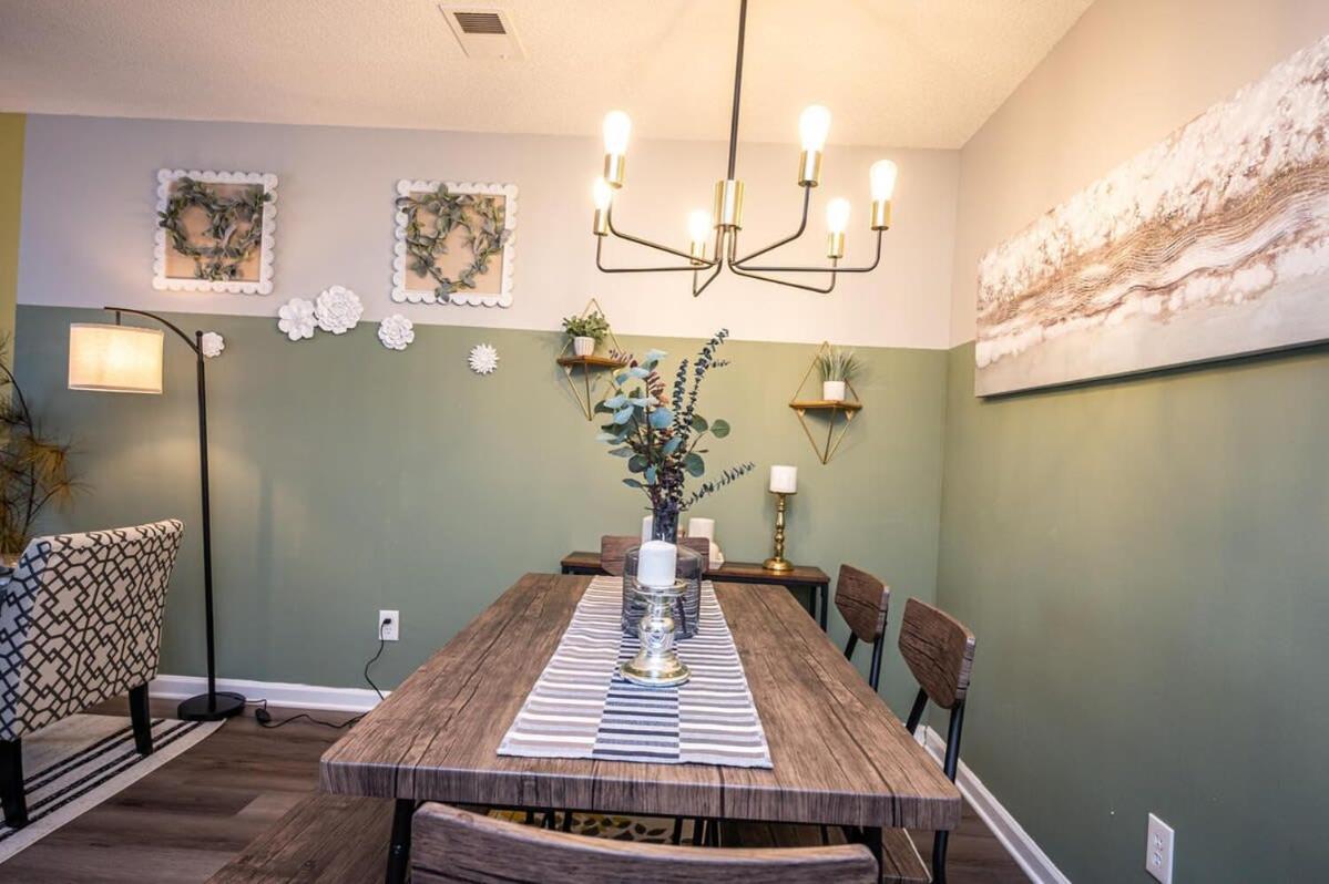 Family Room - Photo 26