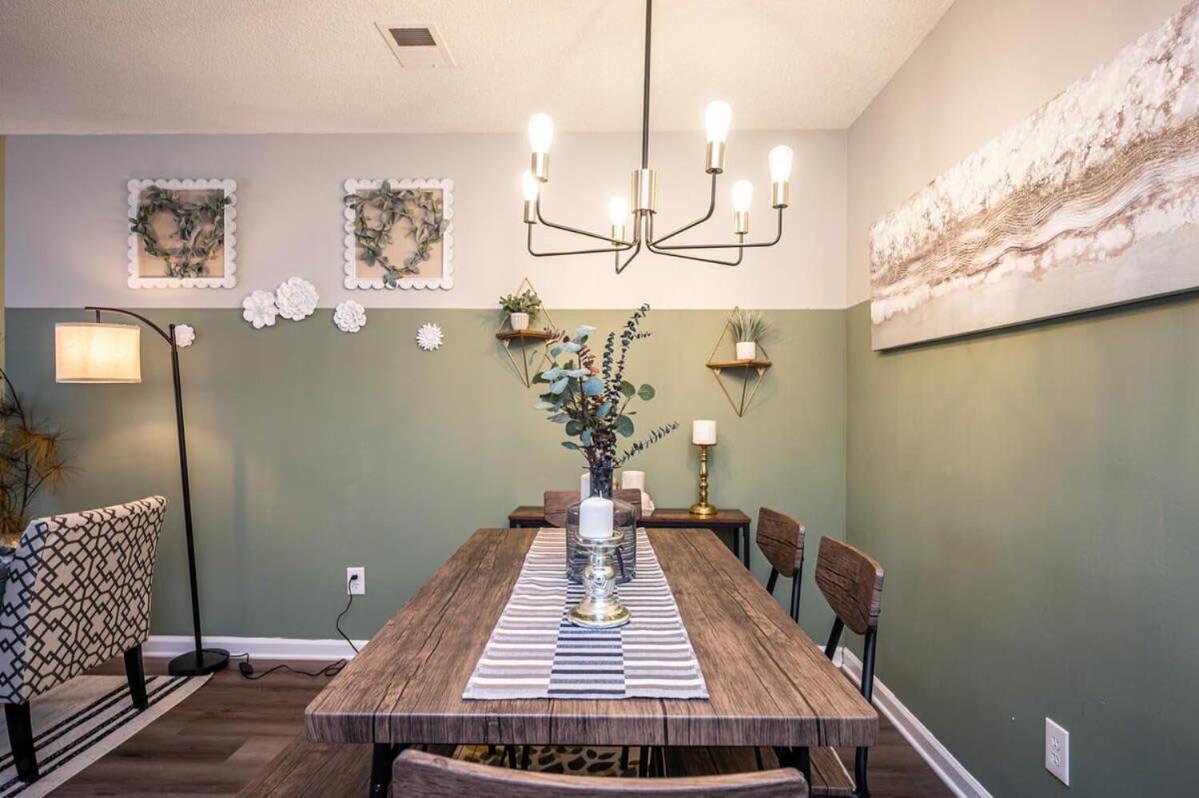 Family Room - Photo 25