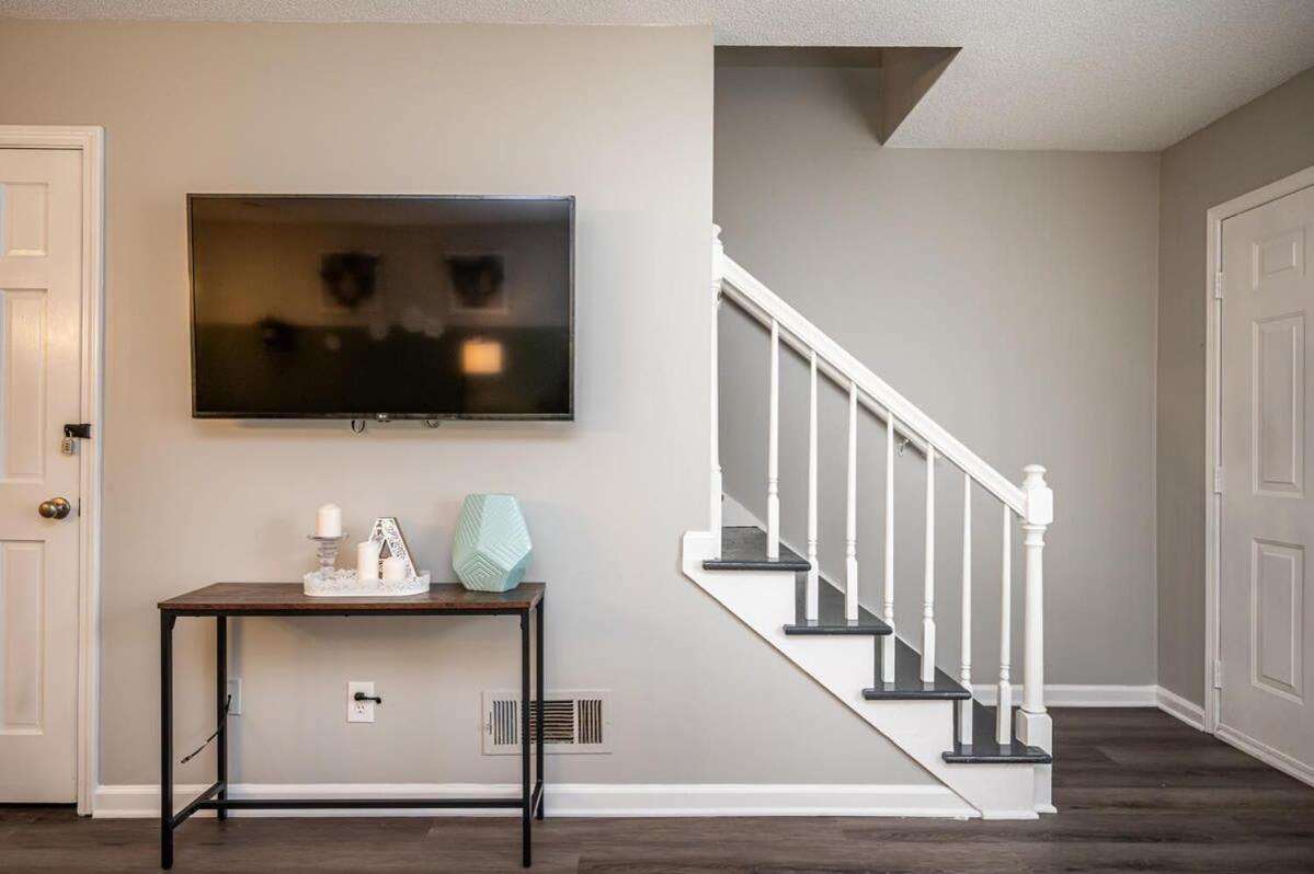 Family Room - Photo 1