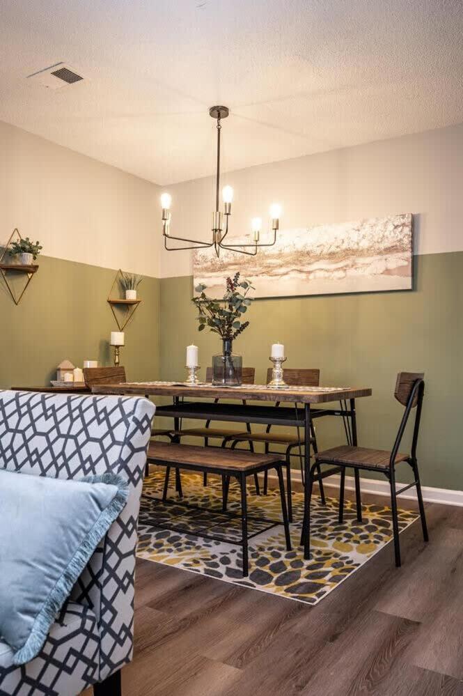 Family Room - Photo 4