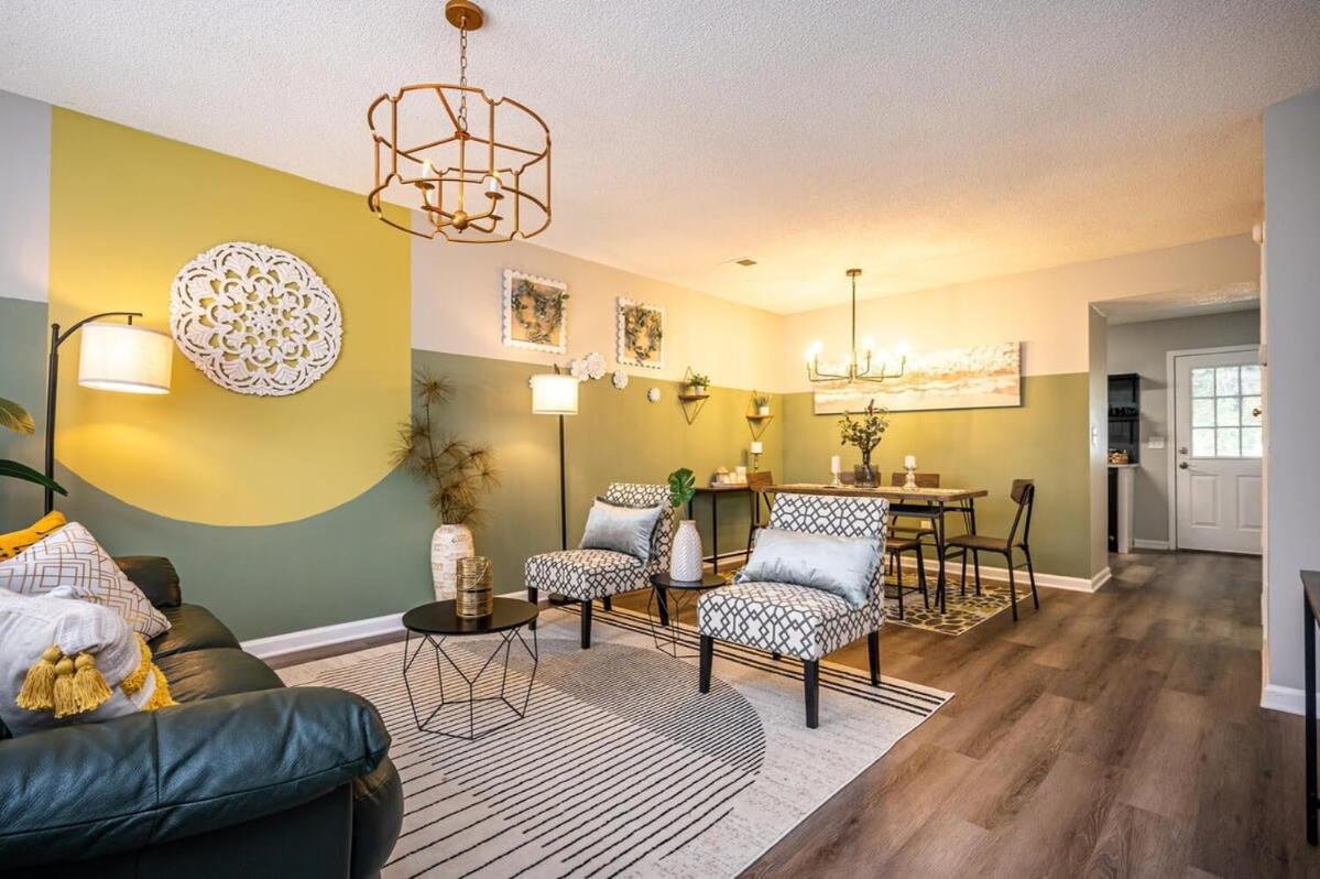 Family Room - Photo 20