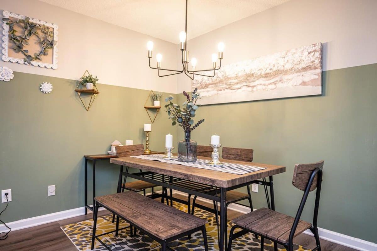 Family Room - Photo 19
