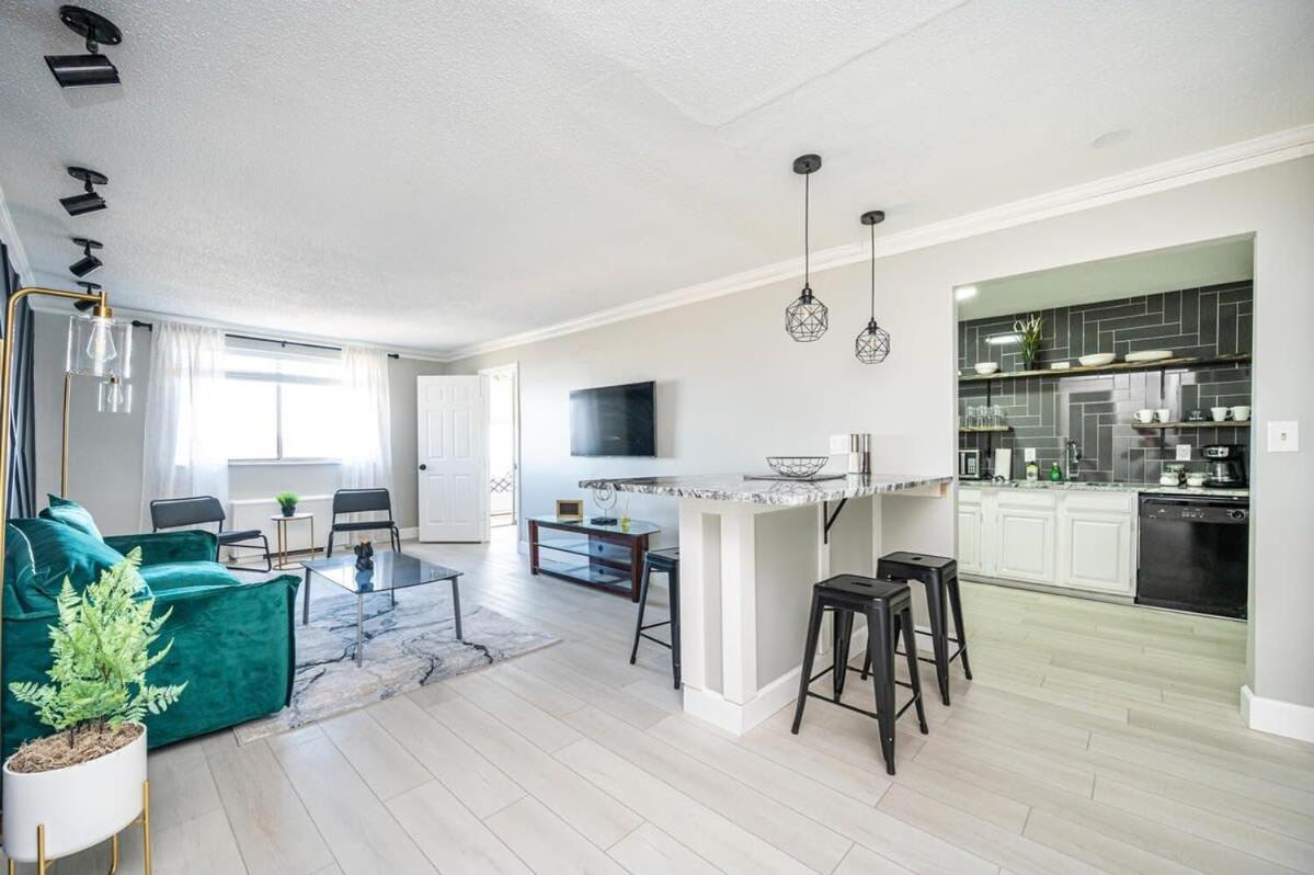 Three-Bedroom Apartment - Photo 25
