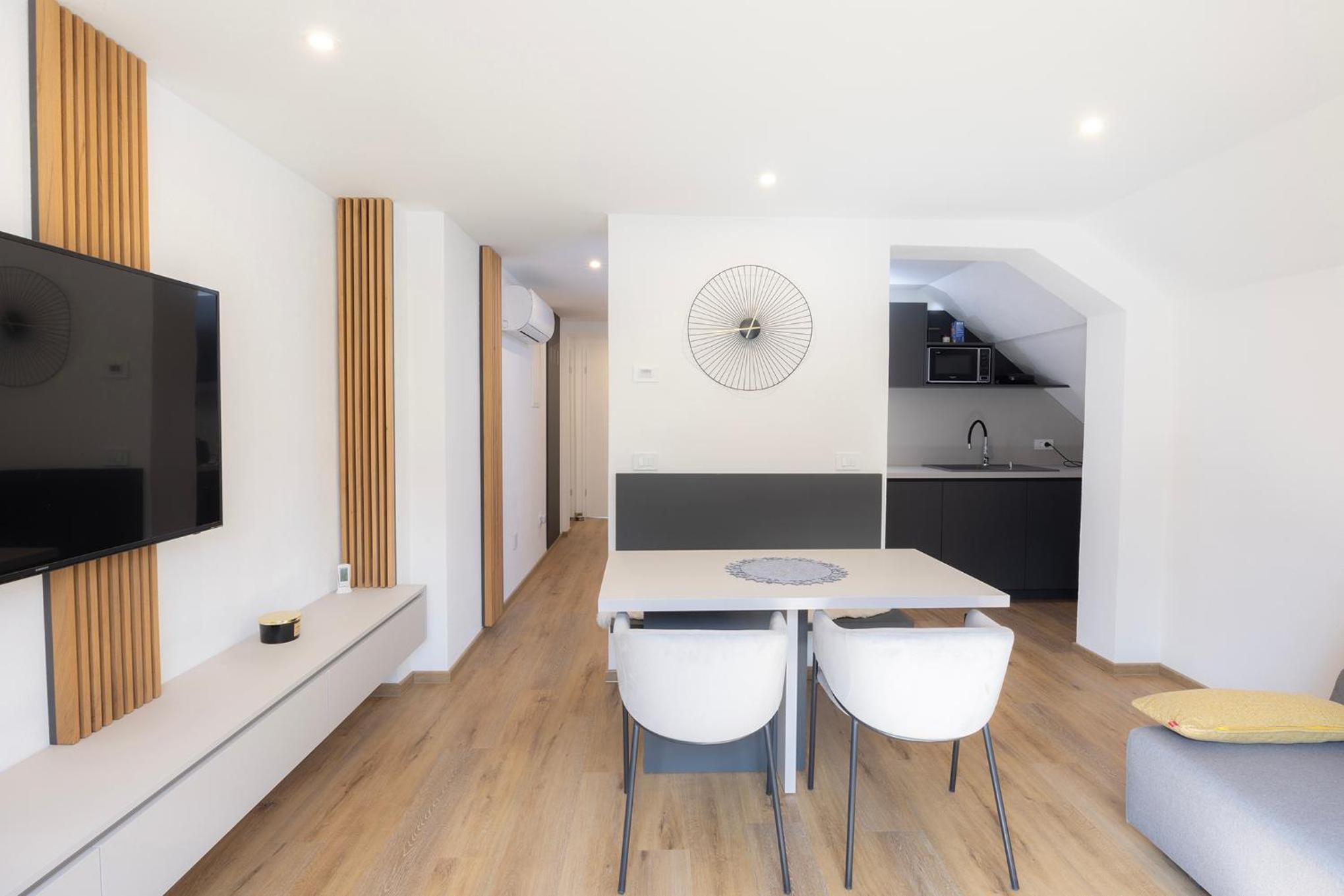 One-Bedroom Apartment with Balcony and Mountain View