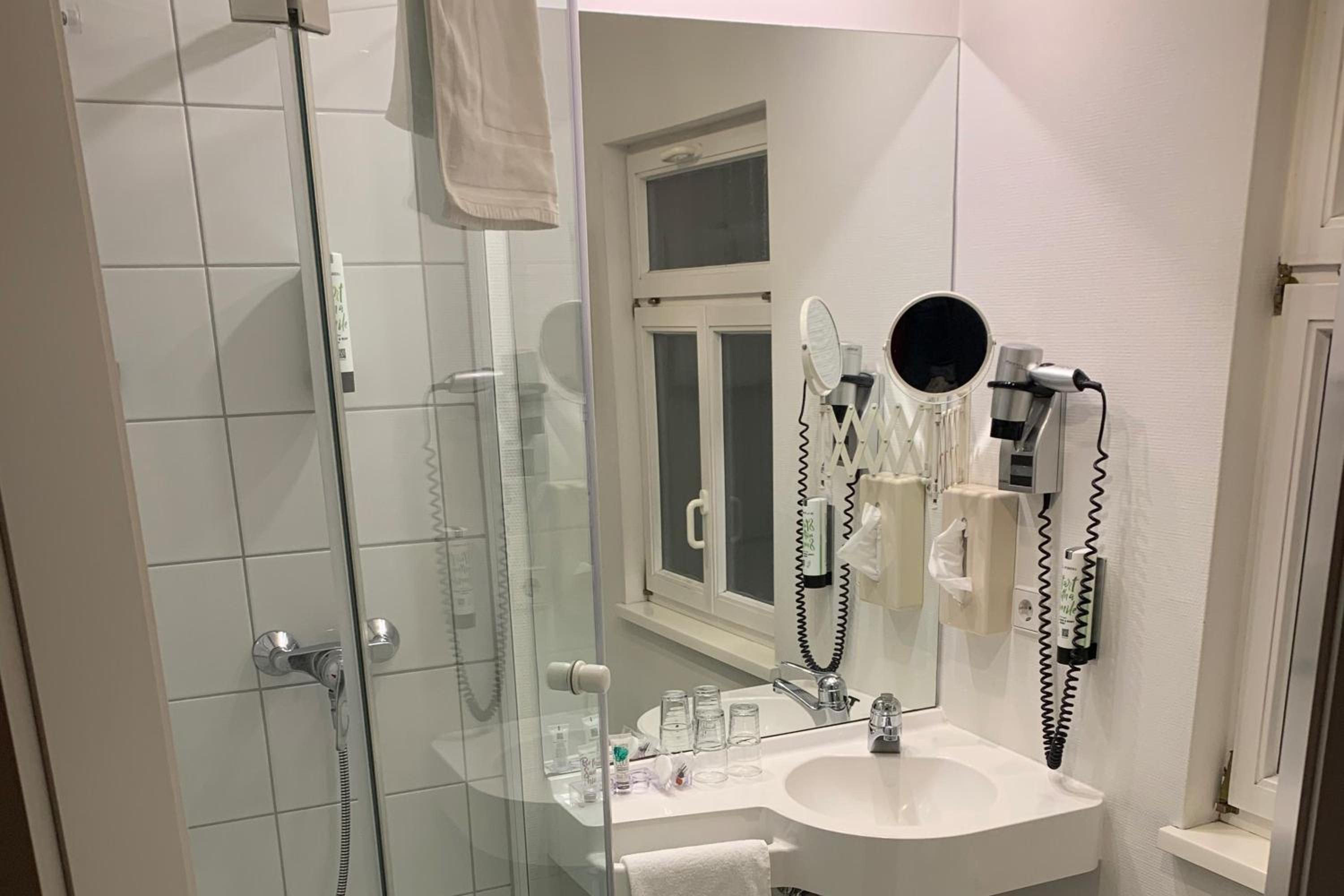 Comfort King Room photo 2