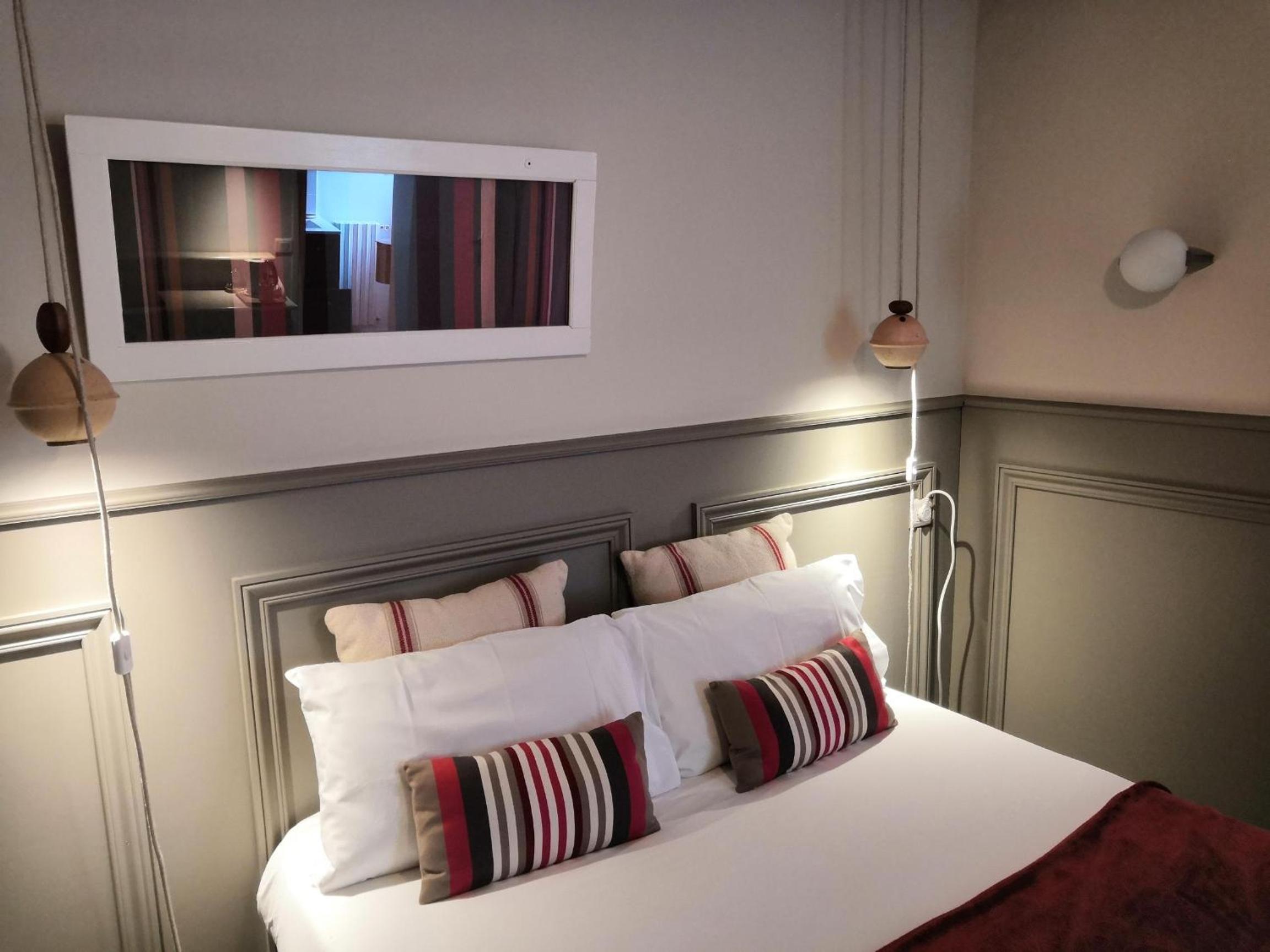 Small Single Room photo 2