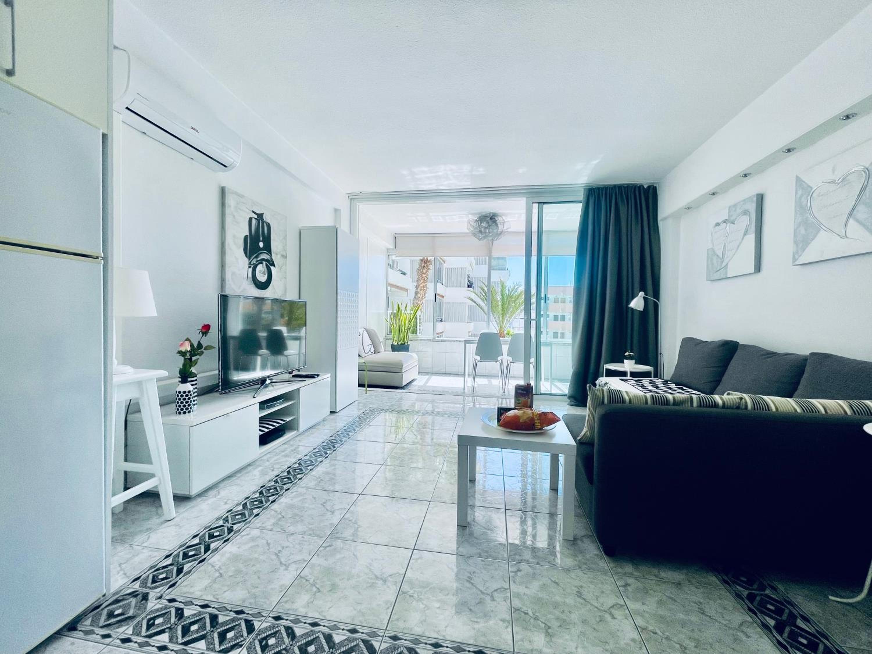 Apartamento con vista a la piscina