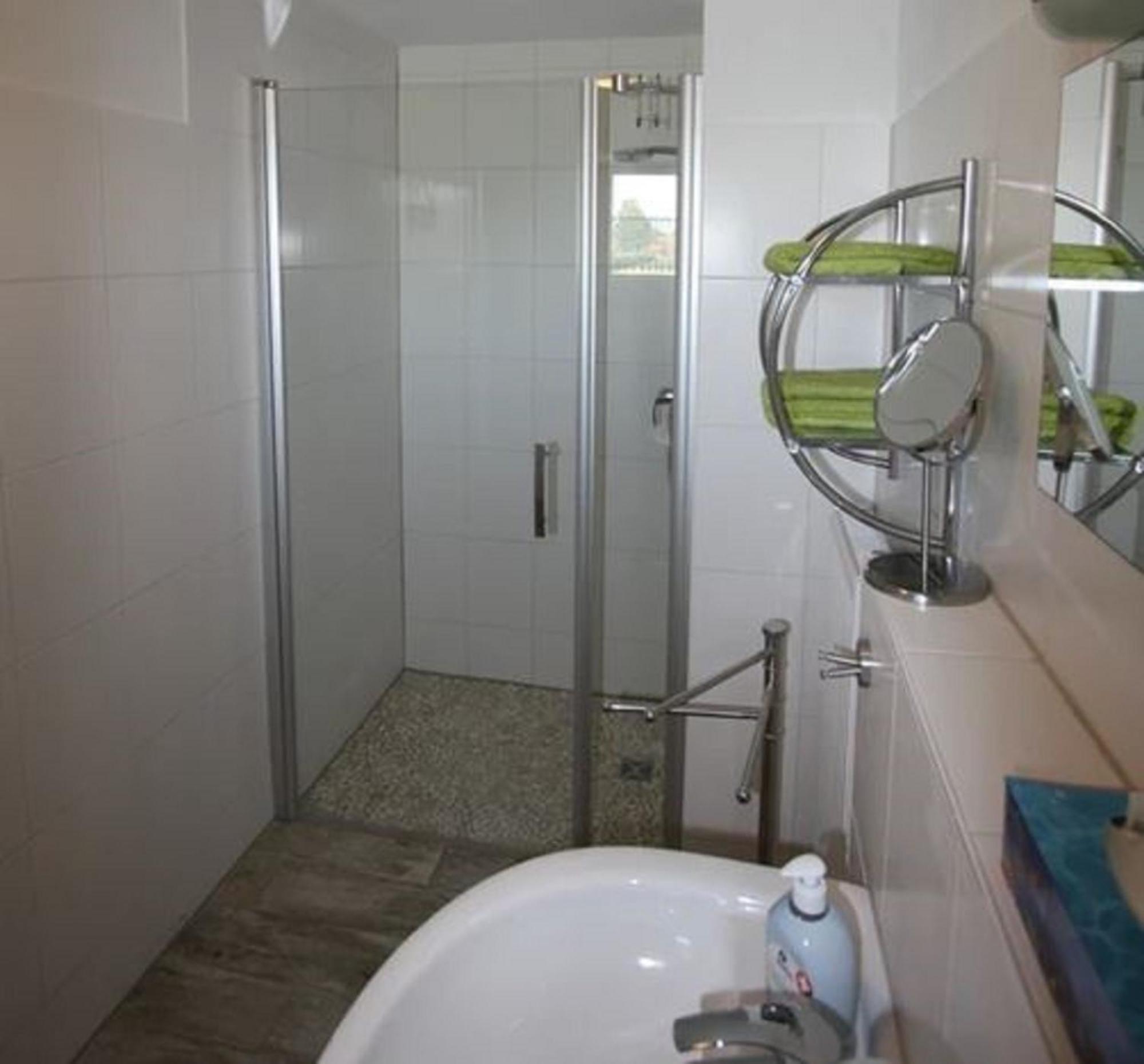 One-Bedroom Apartment with Balcony photo 2