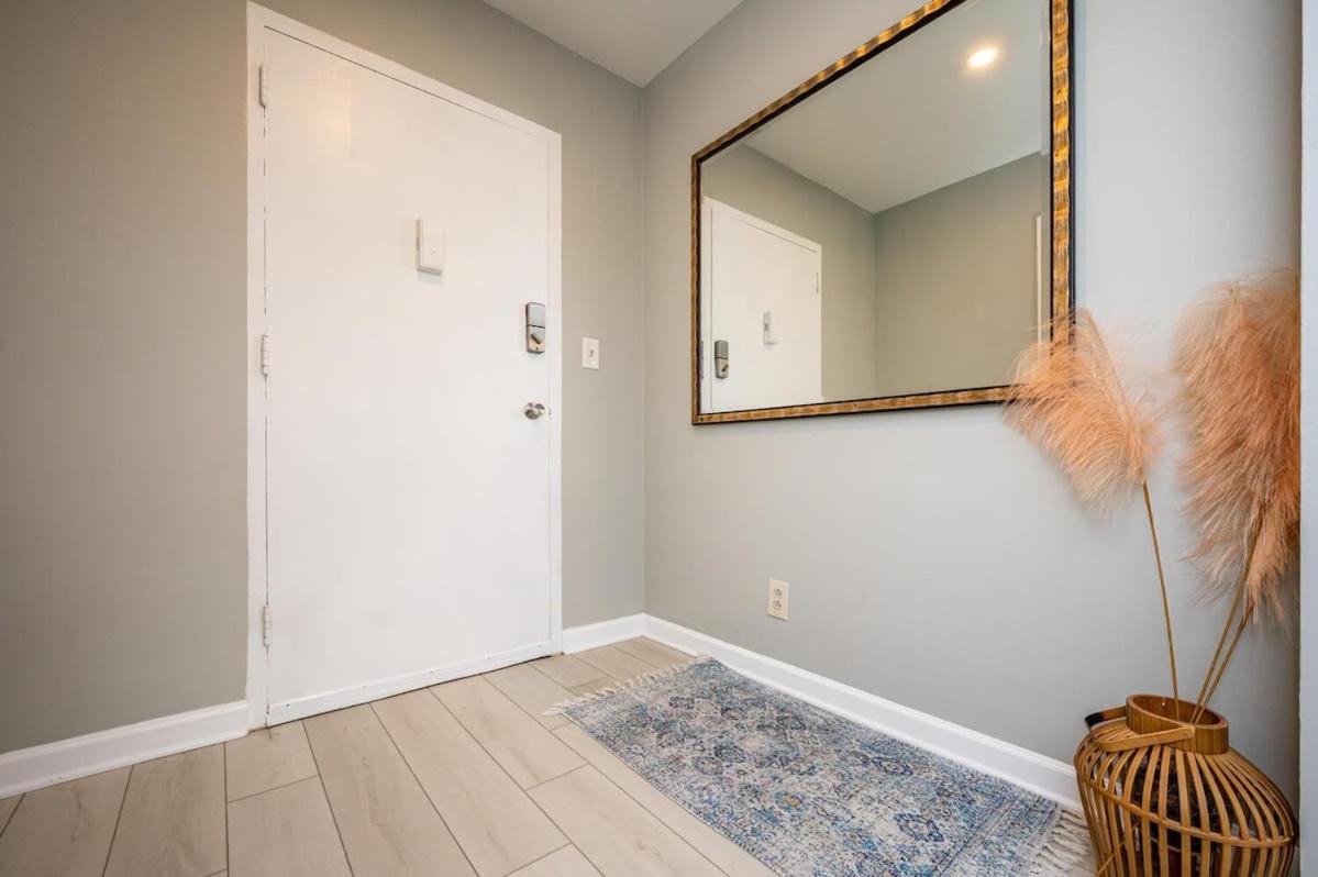 Two-Bedroom Apartment - Photo 2