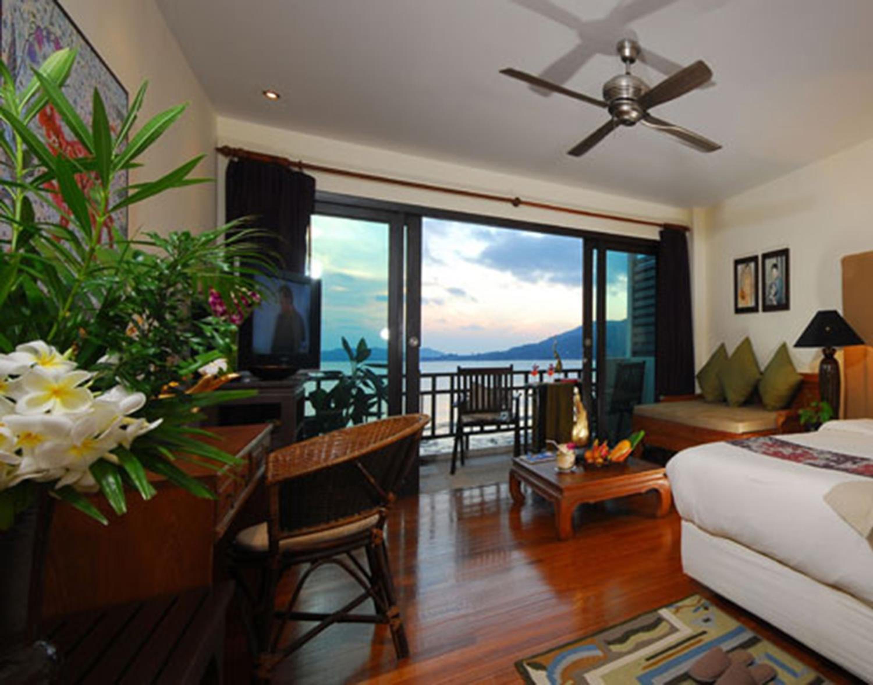 Deluxe Double Room with Sea View - Photo 11