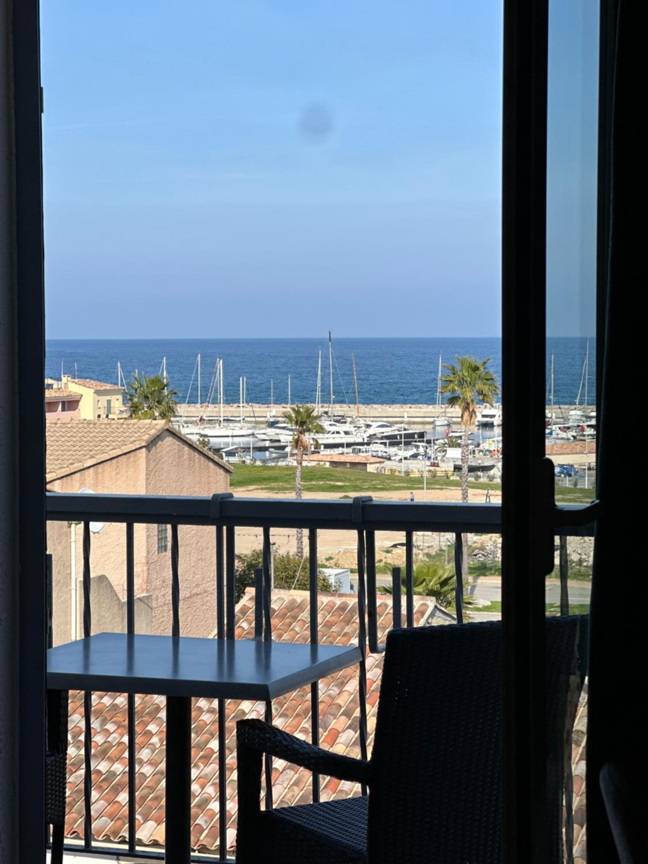 Double Room with Sea View - Photo 4