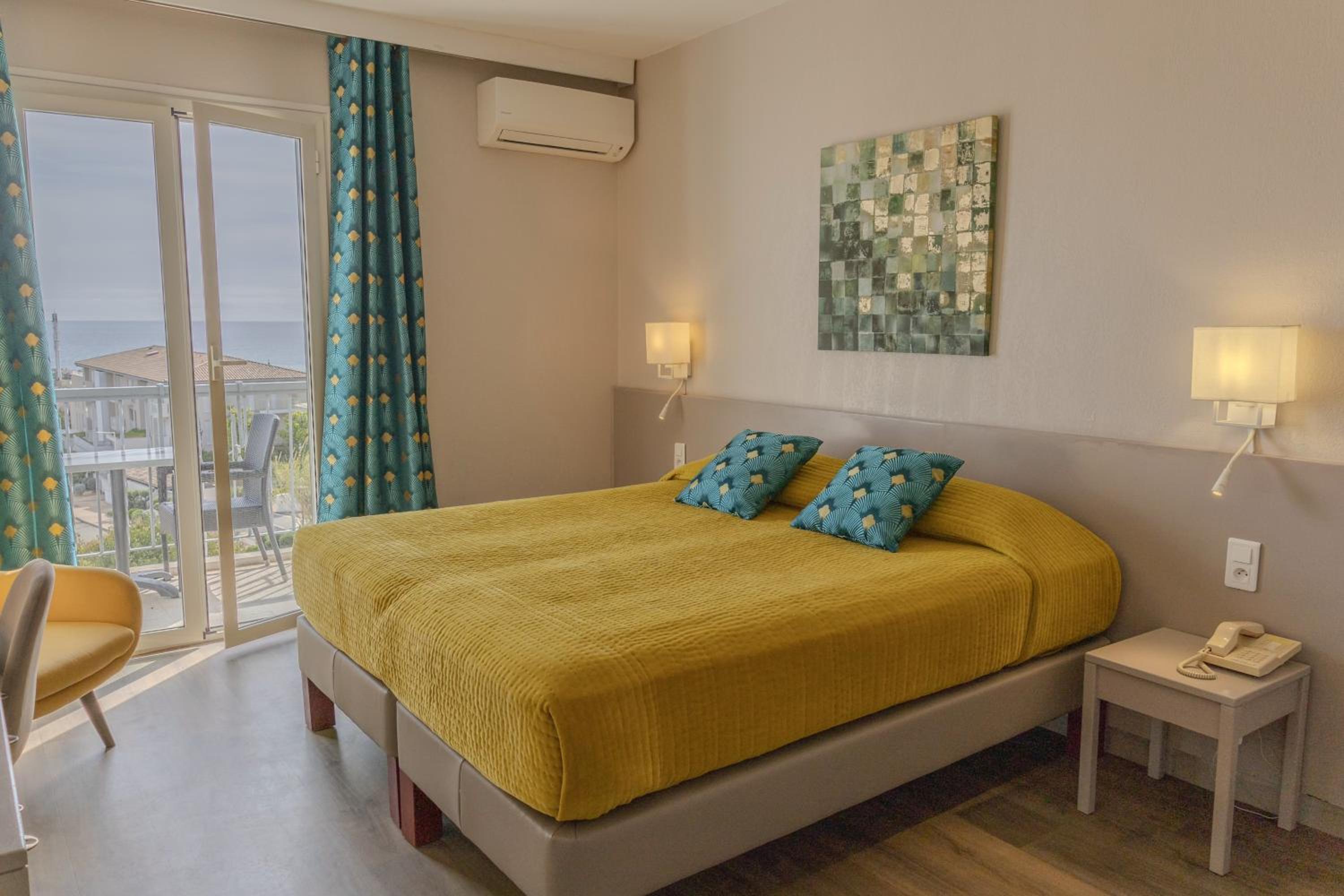 Double Room with Sea View - Photo 1