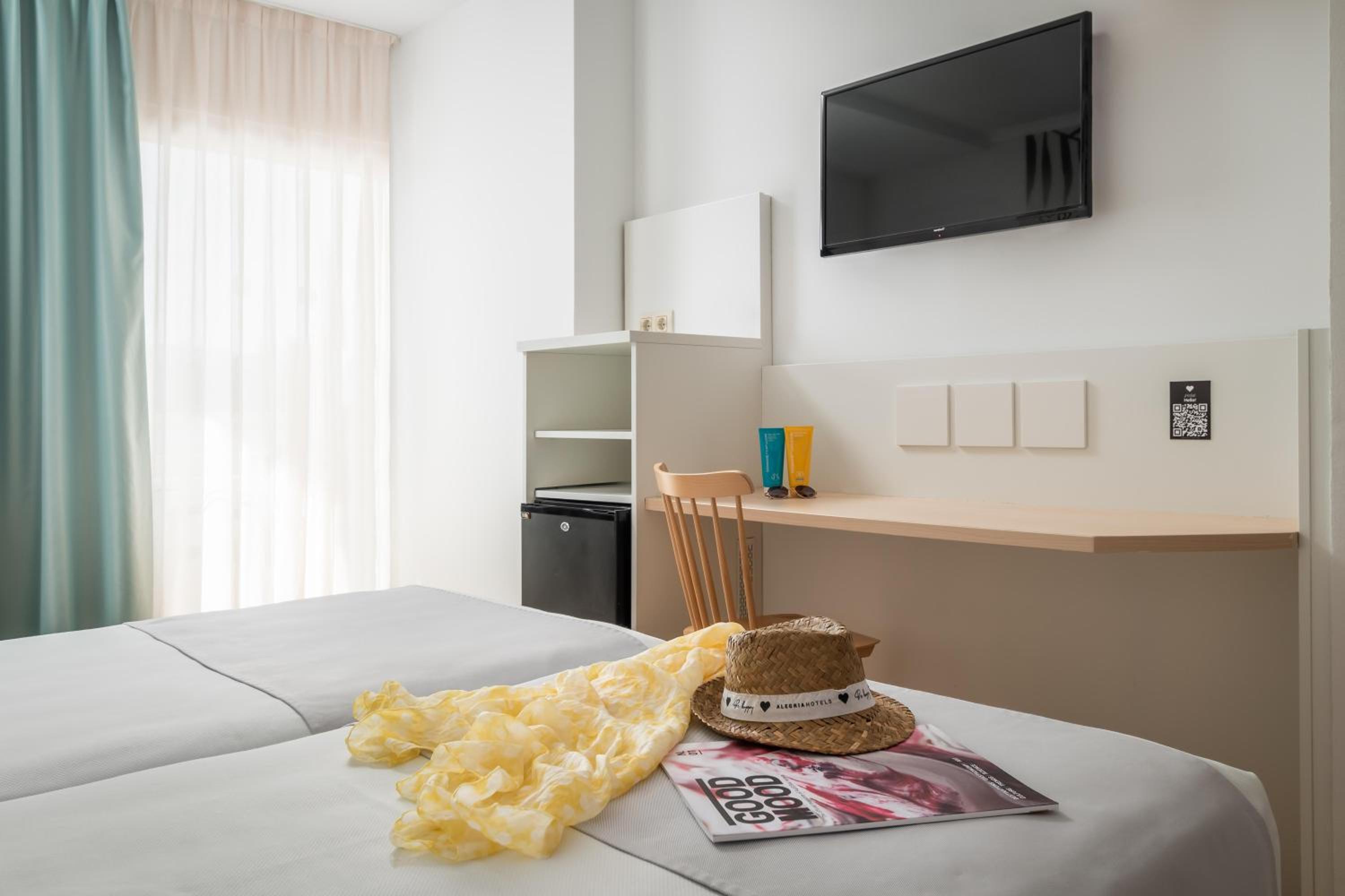 Triple Room with Balcony - Photo 5