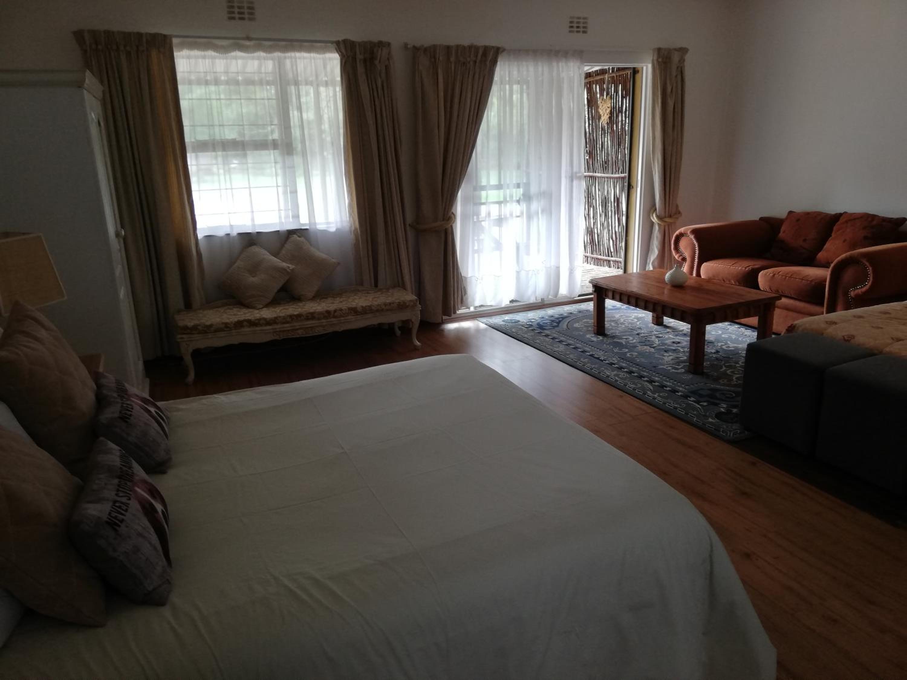 Double Room With Extra Bed photo 3