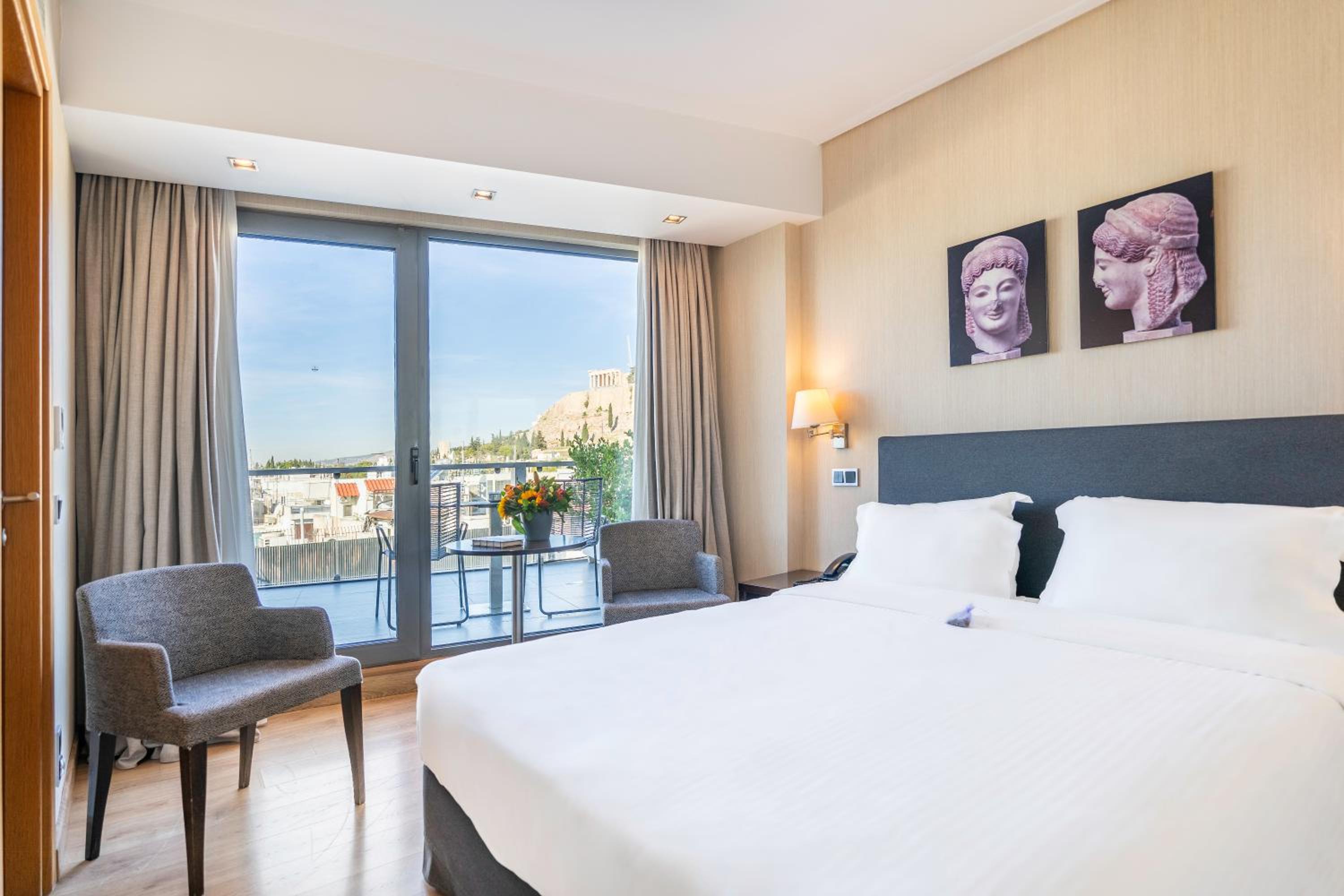 Executive Double Room thumbnail 6