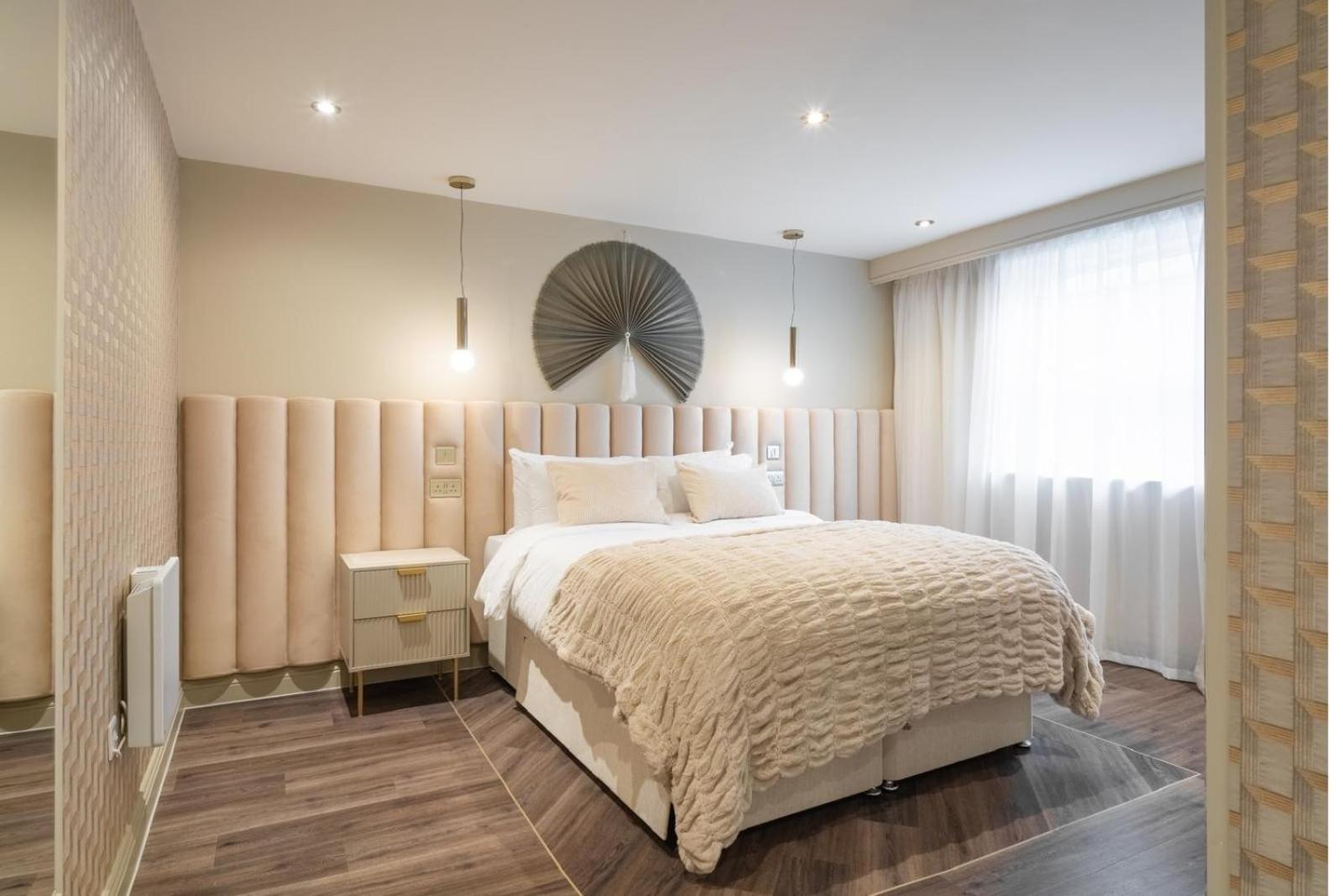 Deluxe King Room photo 1