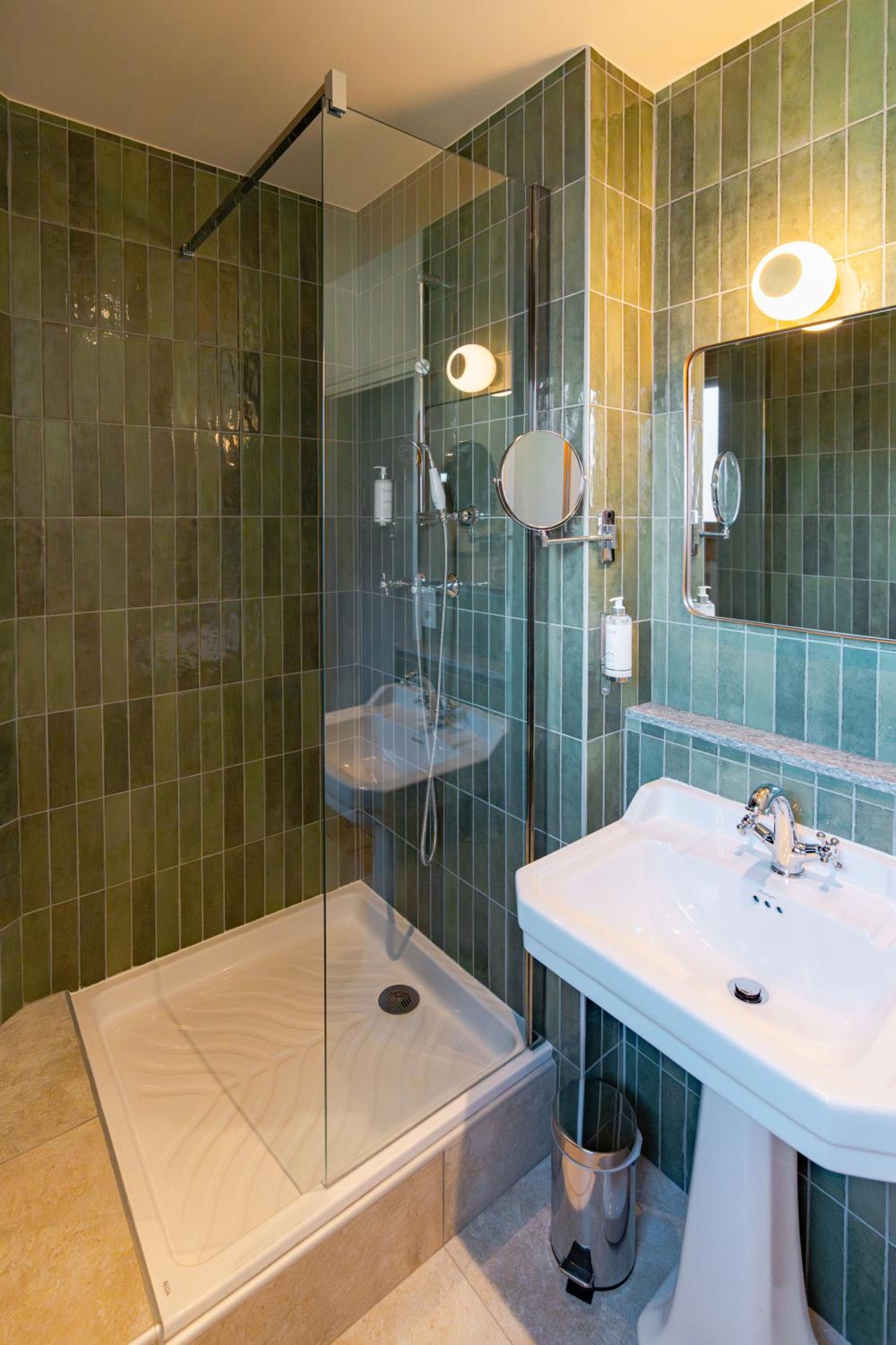 Standard Double Room - Photo 4