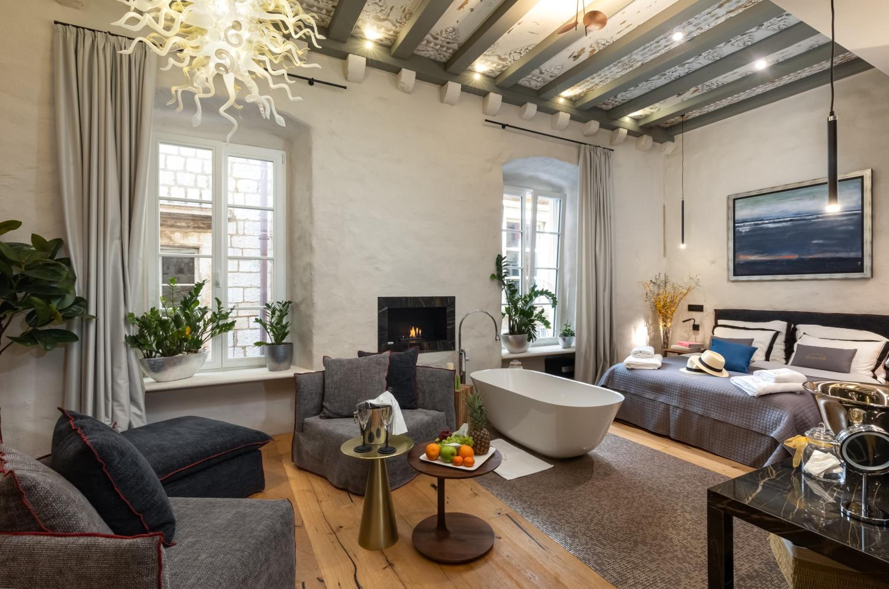 Deluxe Suite