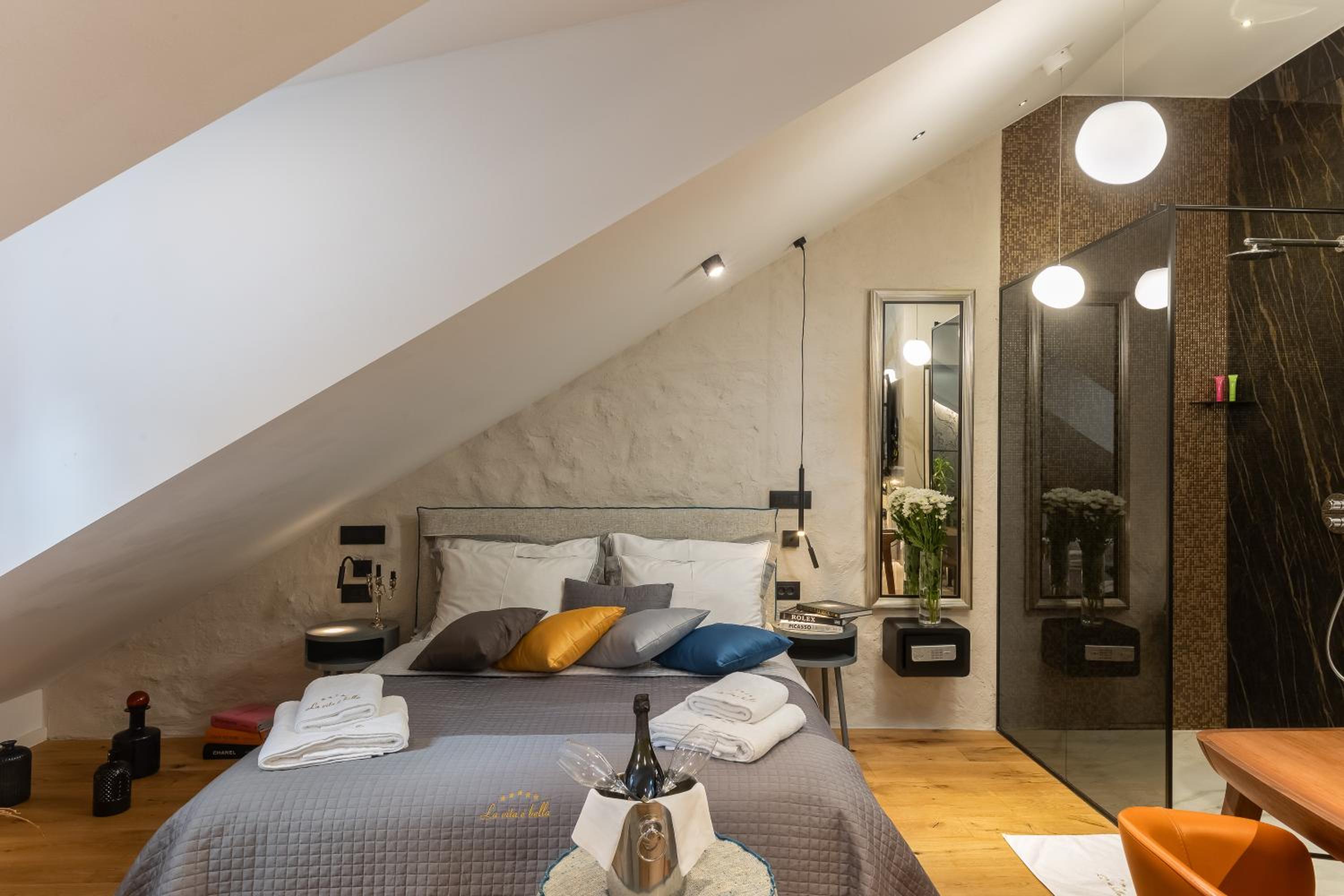 Deluxe Suite