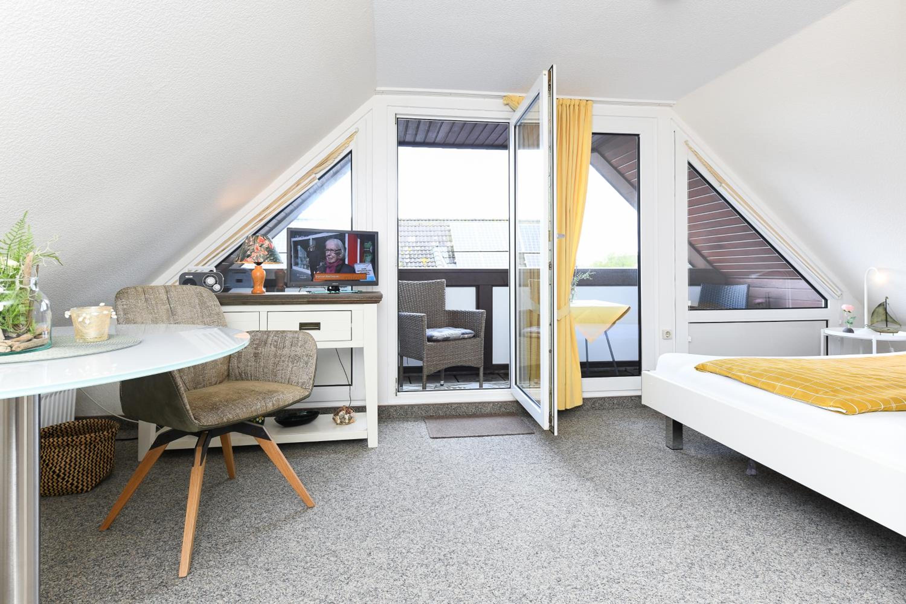 One-Bedroom Apartment photo 1