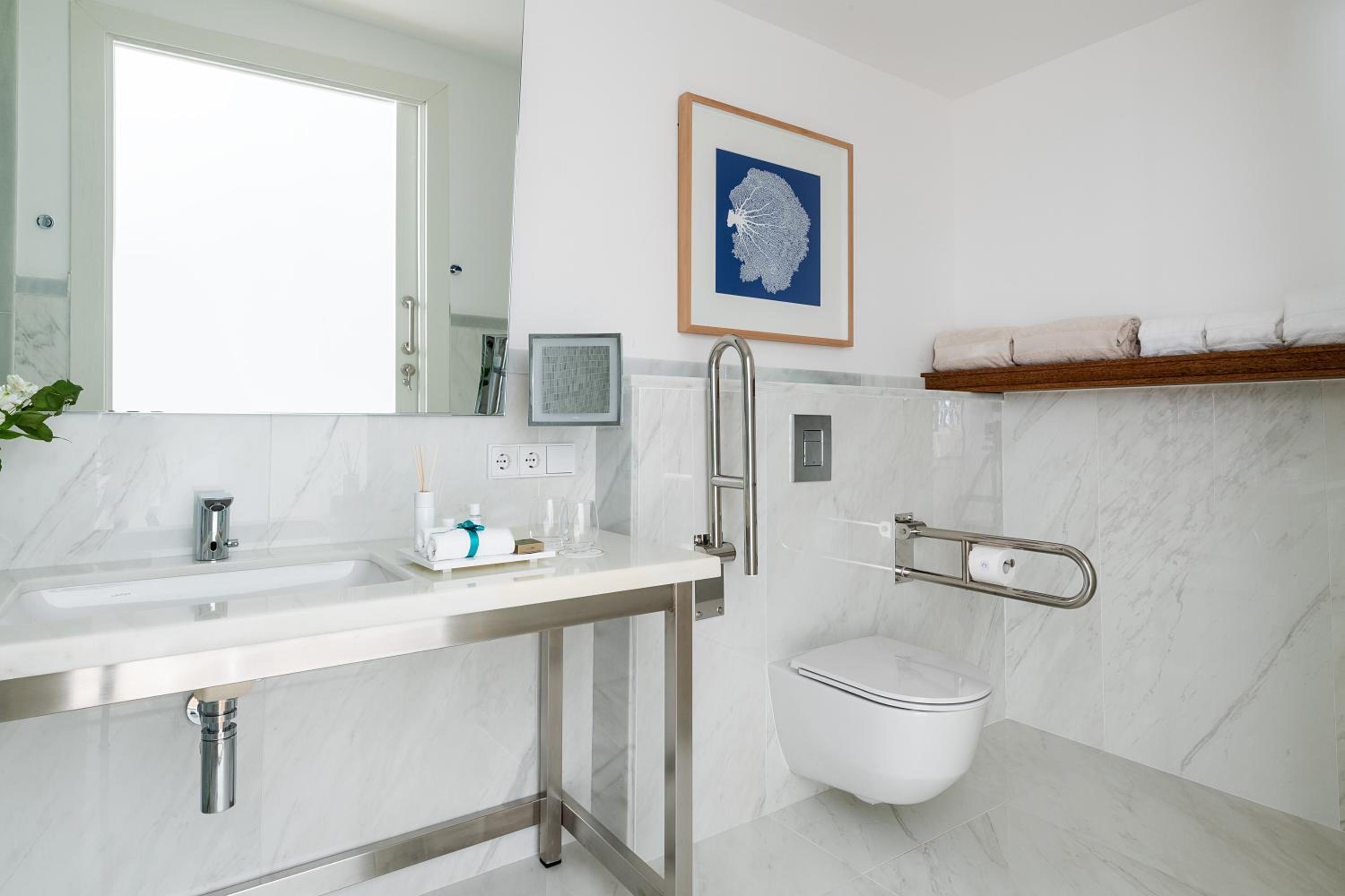 Suite Junior Adaptada (2 Adultos) Suite Junior Adaptada (2 Adultos)