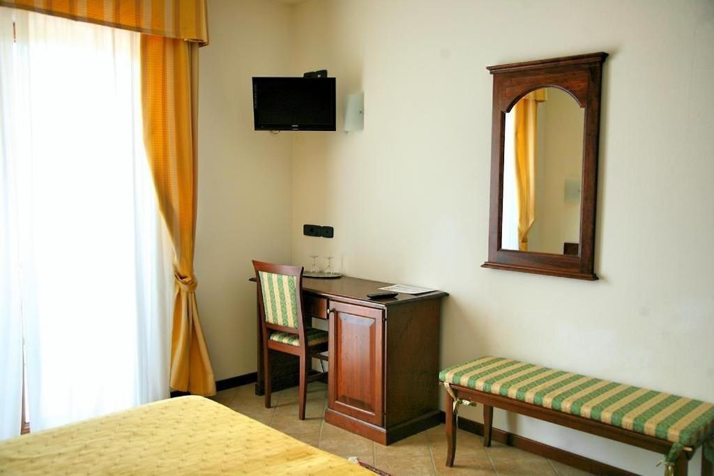 Al Brunello, Photo 4
