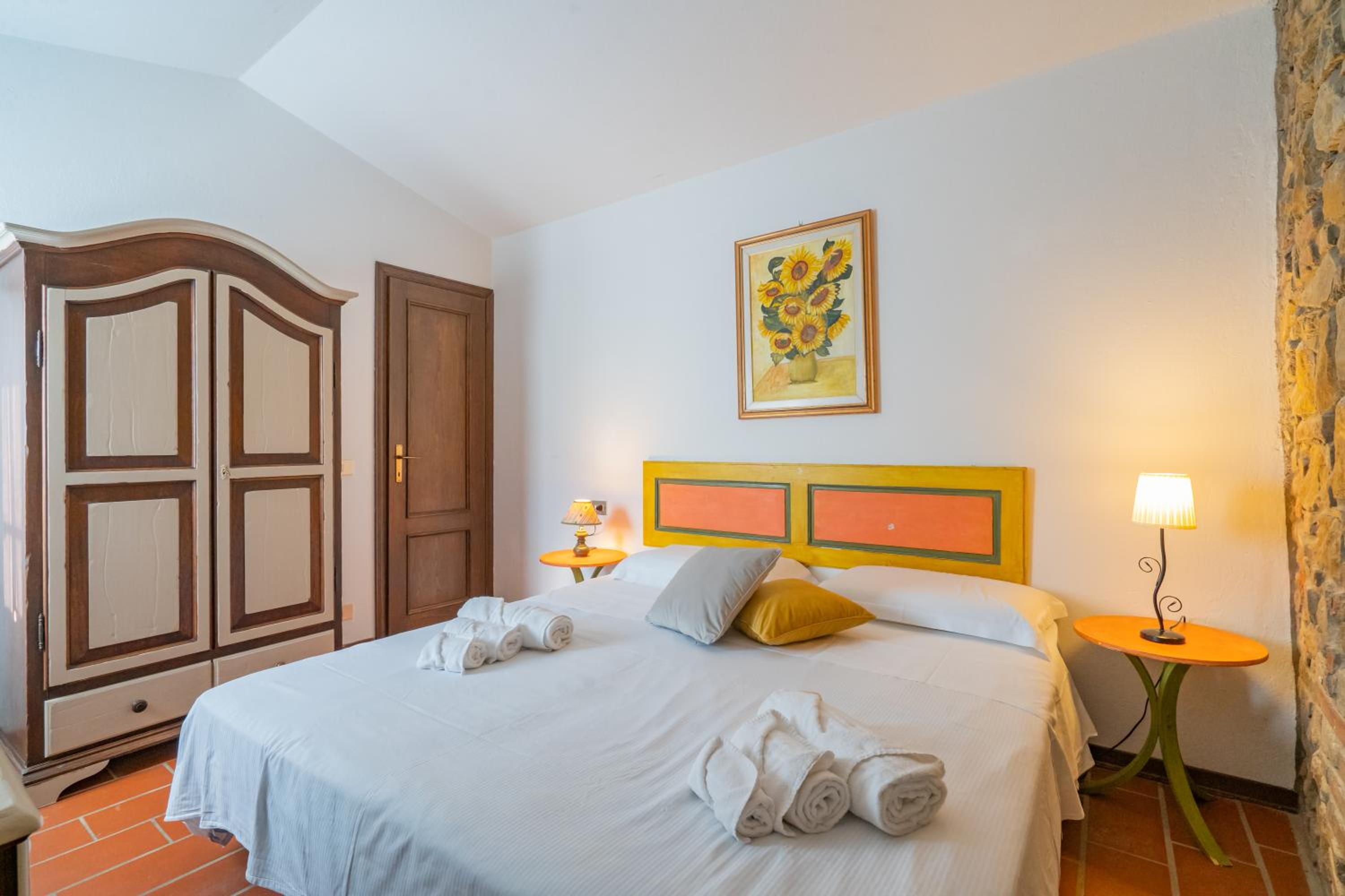 One-Bedroom Apartment with Sofa Bed photo 3