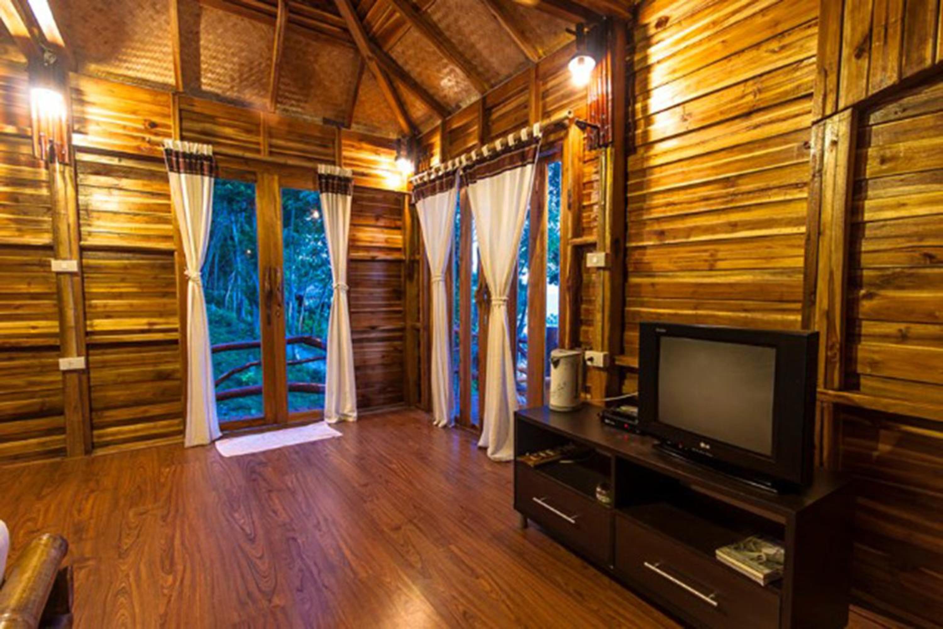Seaview Teakwood House - Photo 5
