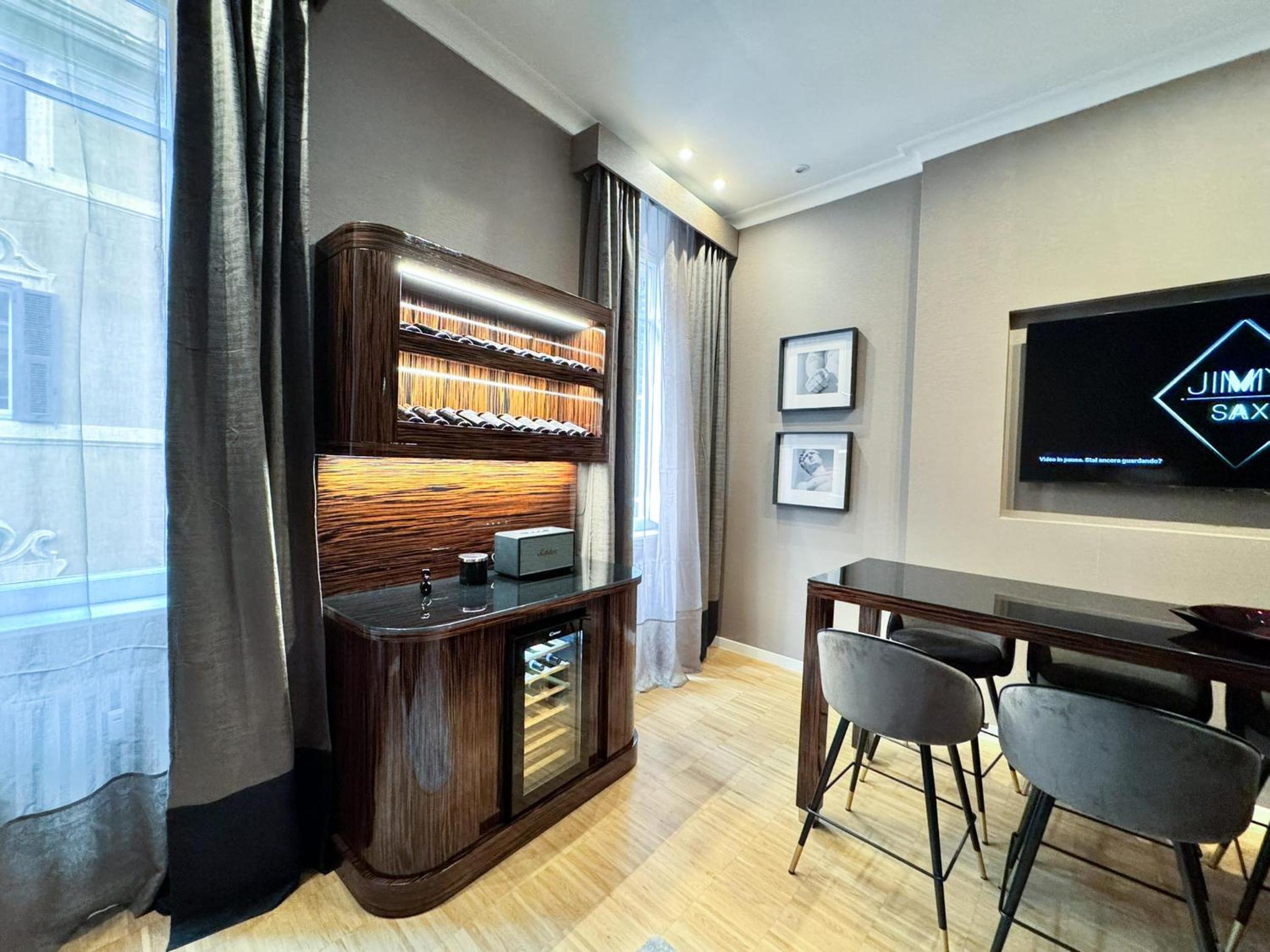 Deluxe Five-Bedroom Apartment - Address: via dei Condotti 33 photo 2