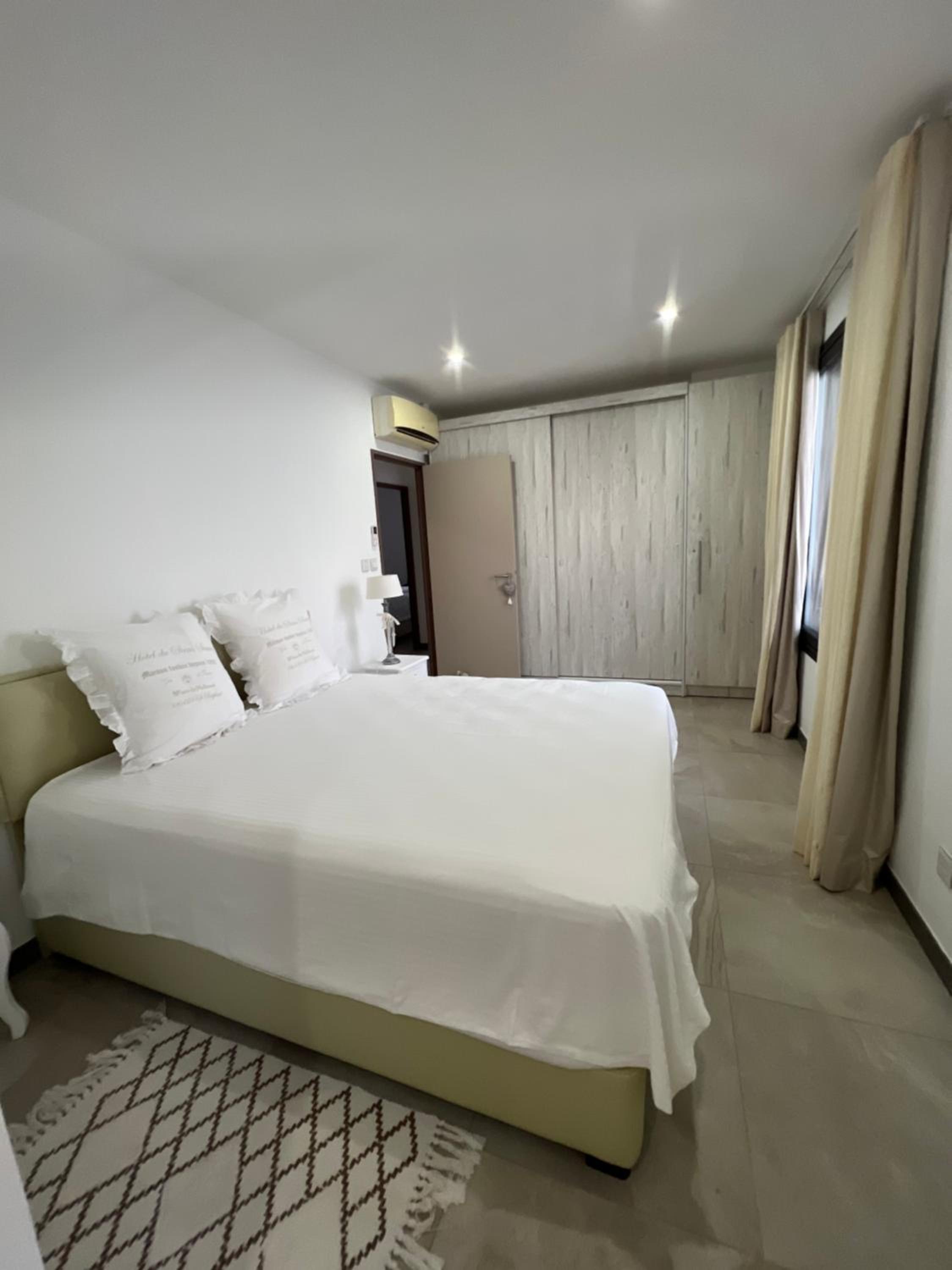 Three-Bedroom Villa photo 1