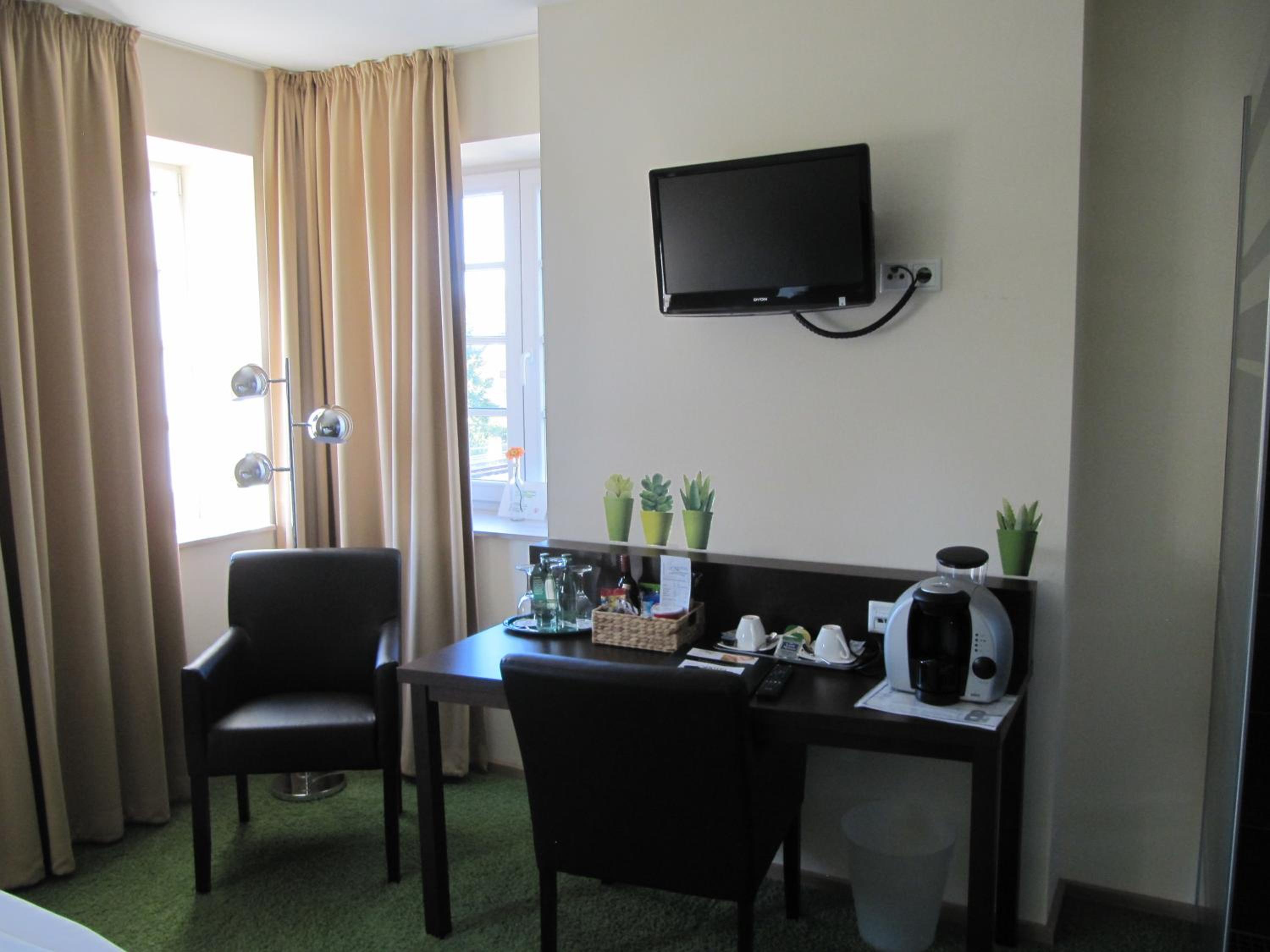 Business Double Room - Photo 6