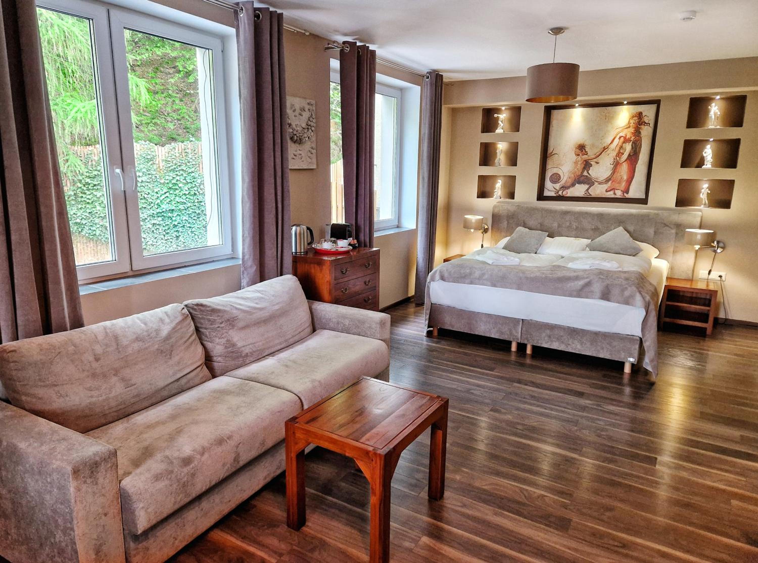 King Room with Private Beer Spa Access - Photo 3