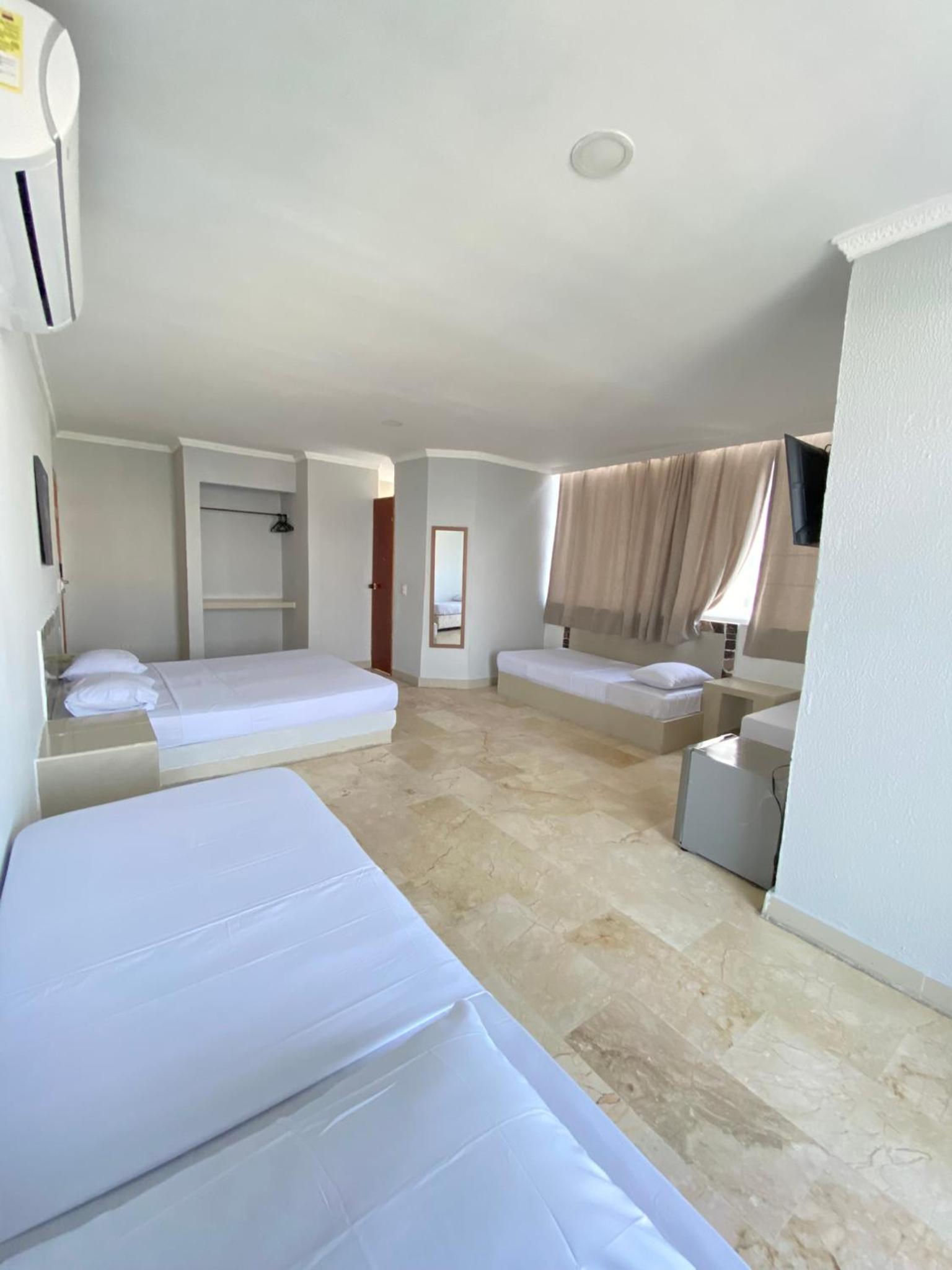 Quadruple Room - Photo 5