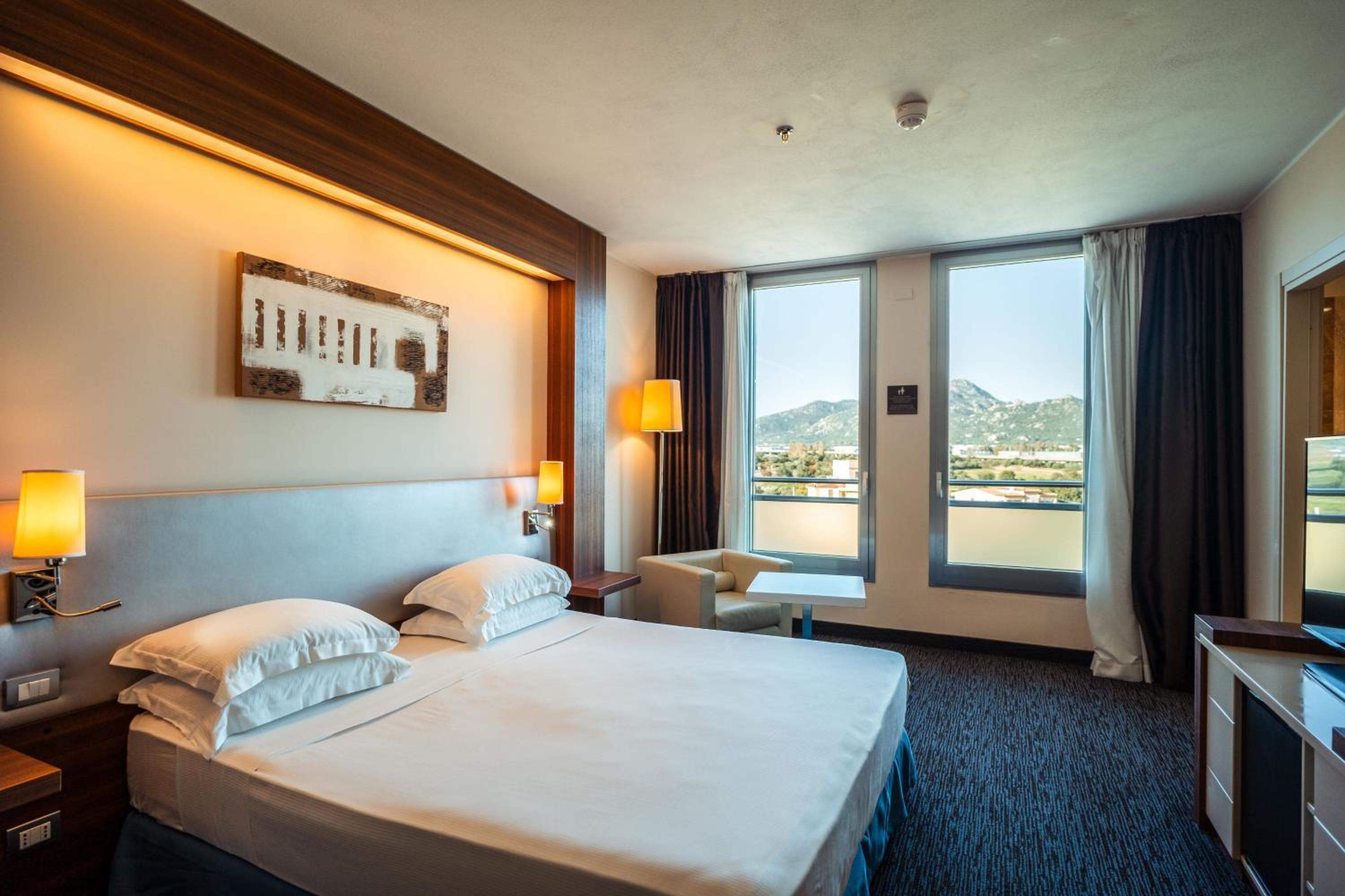 Deluxe King Room - Photo 1